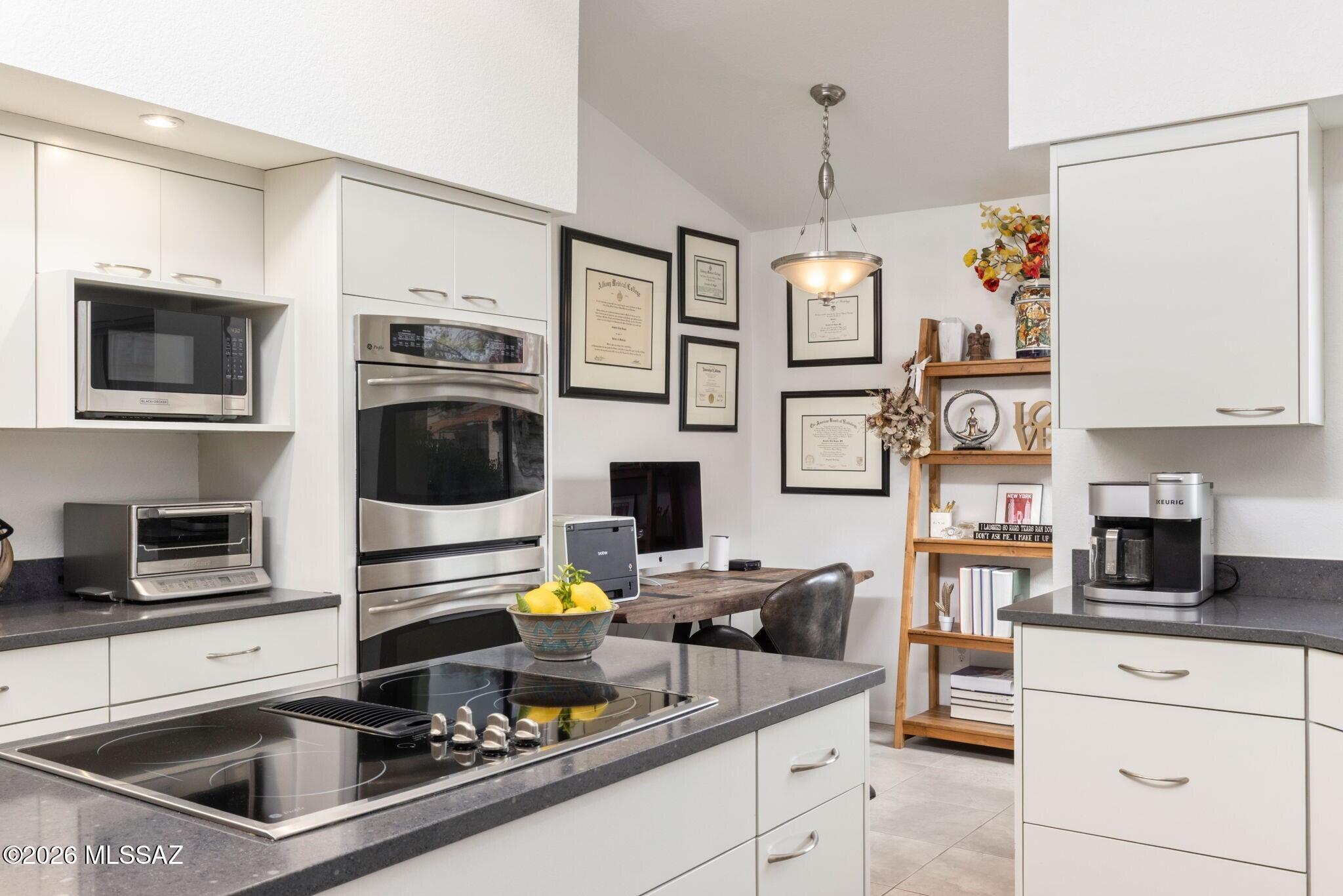 1931 E Campbell Terrace