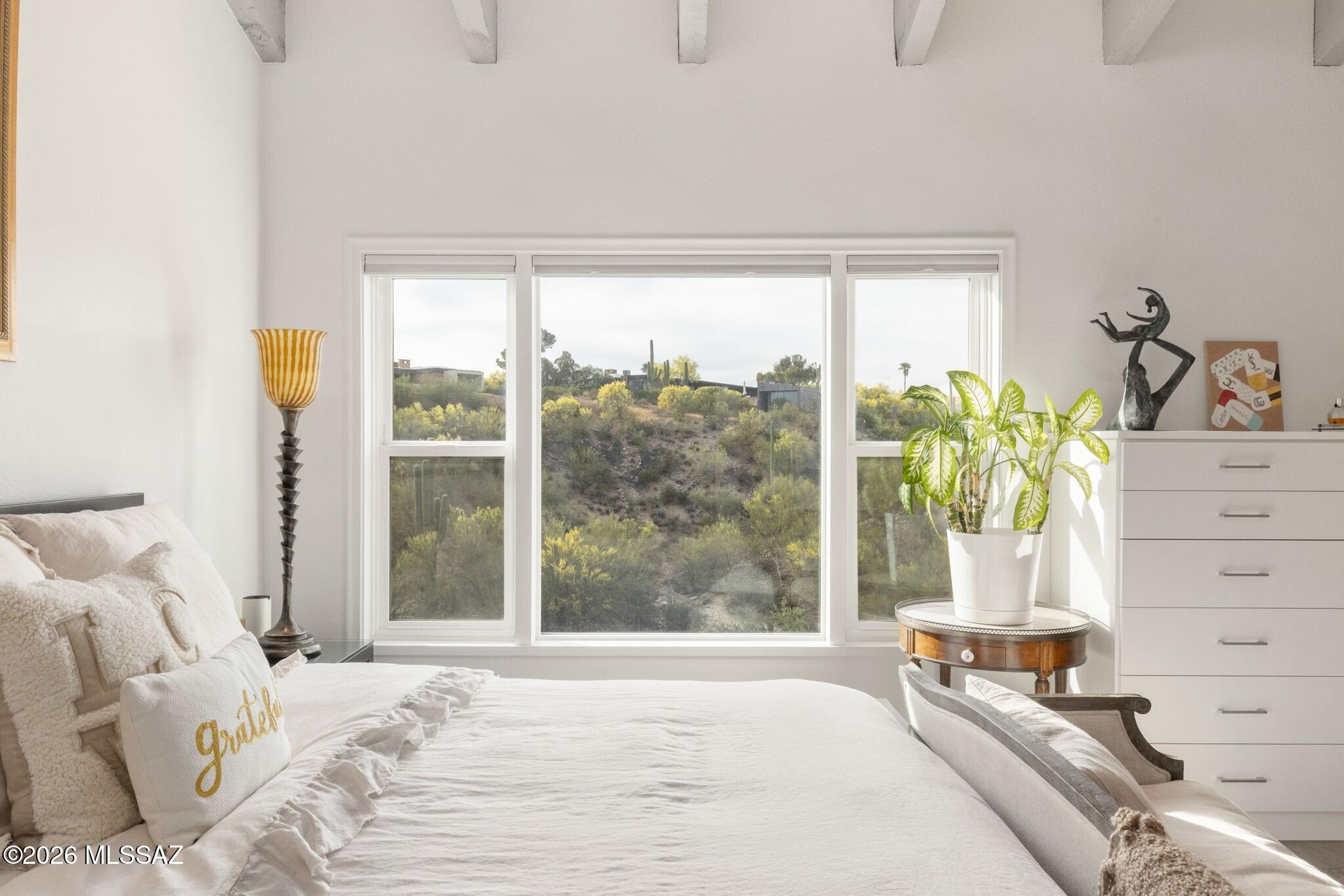 1931 E Campbell Terrace