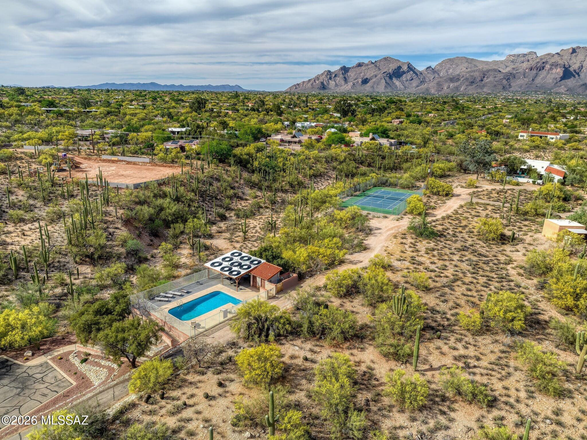 1931 E Campbell Terrace