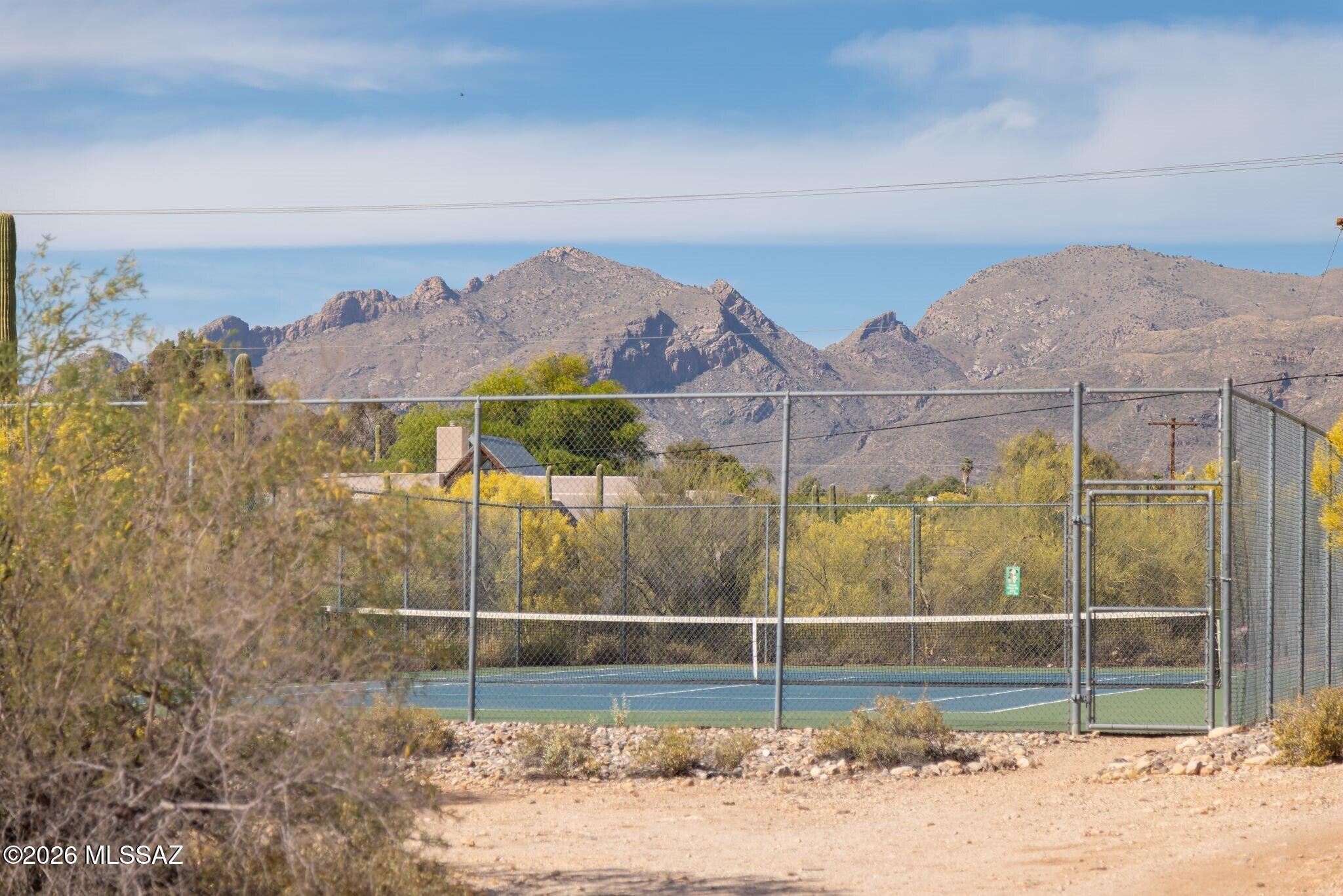 1931 E Campbell Terrace