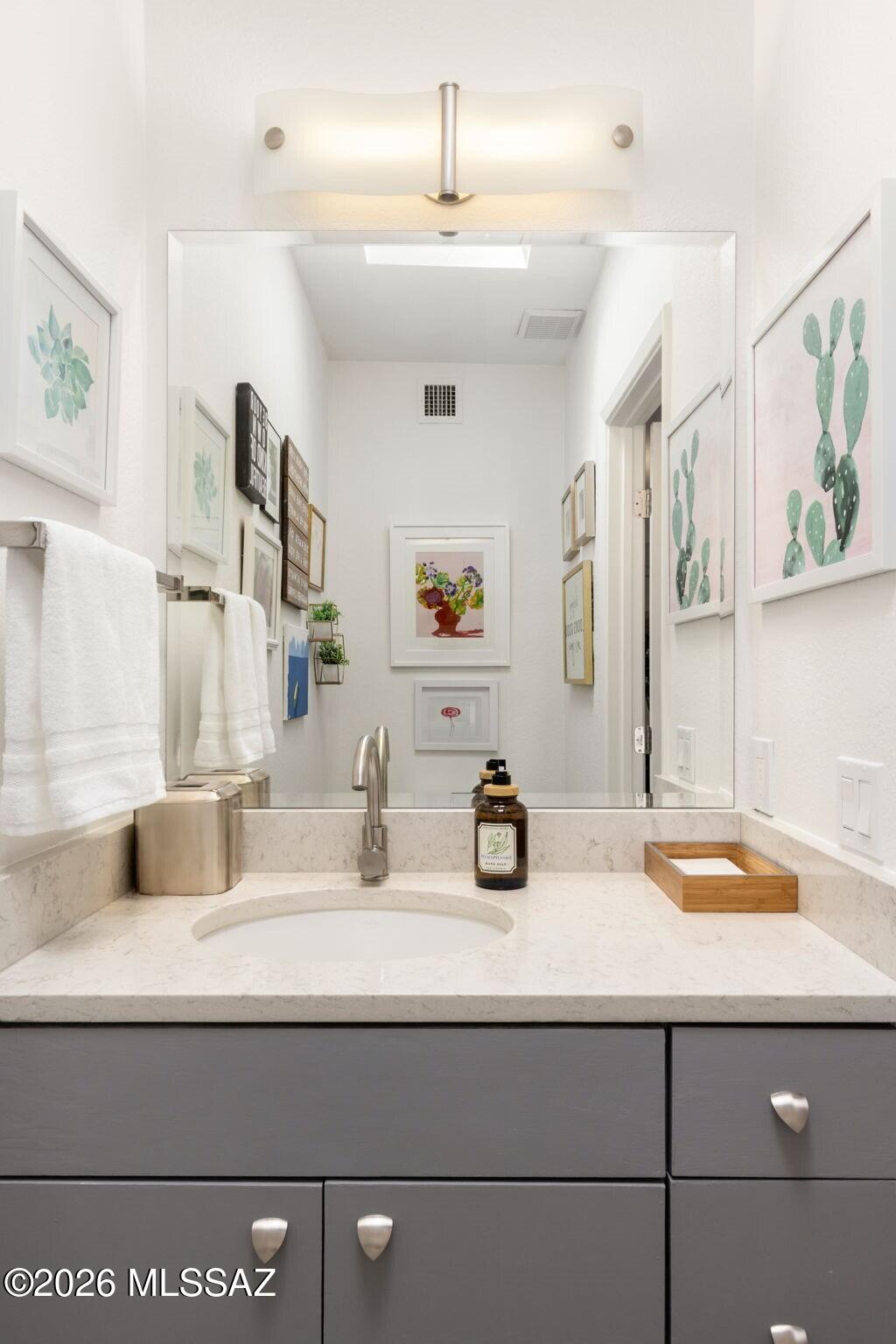 1931 E Campbell Terrace