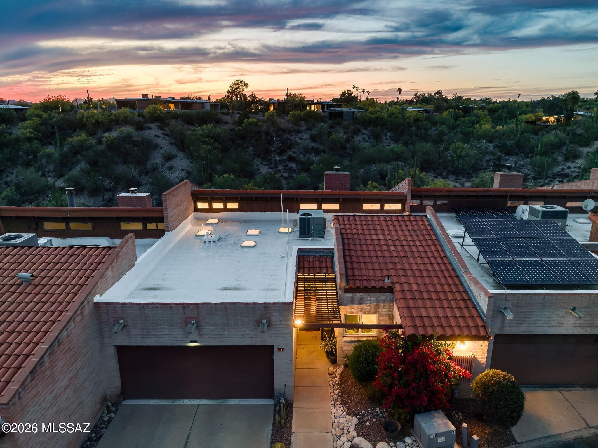 1931 E Campbell Terrace