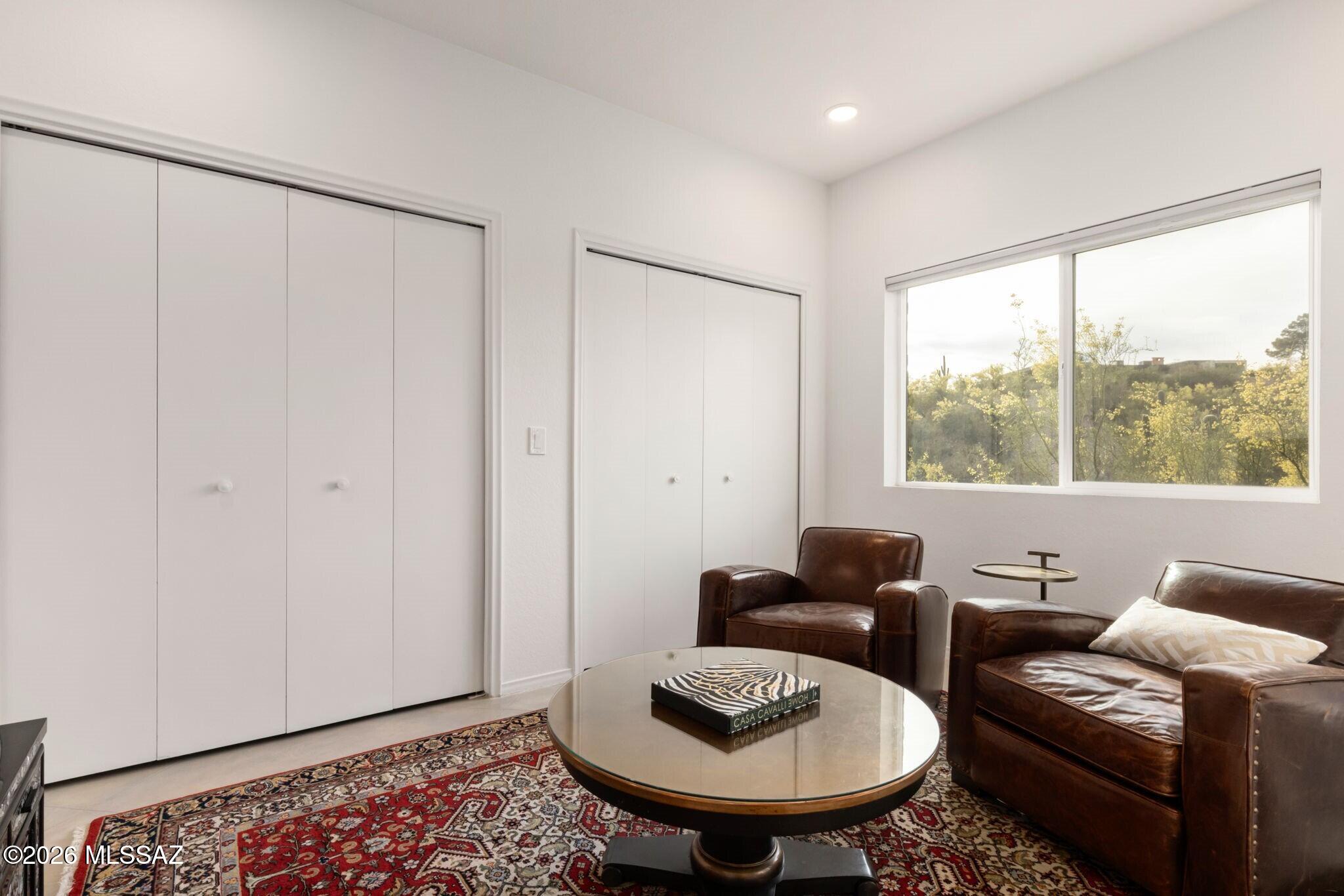 1931 E Campbell Terrace