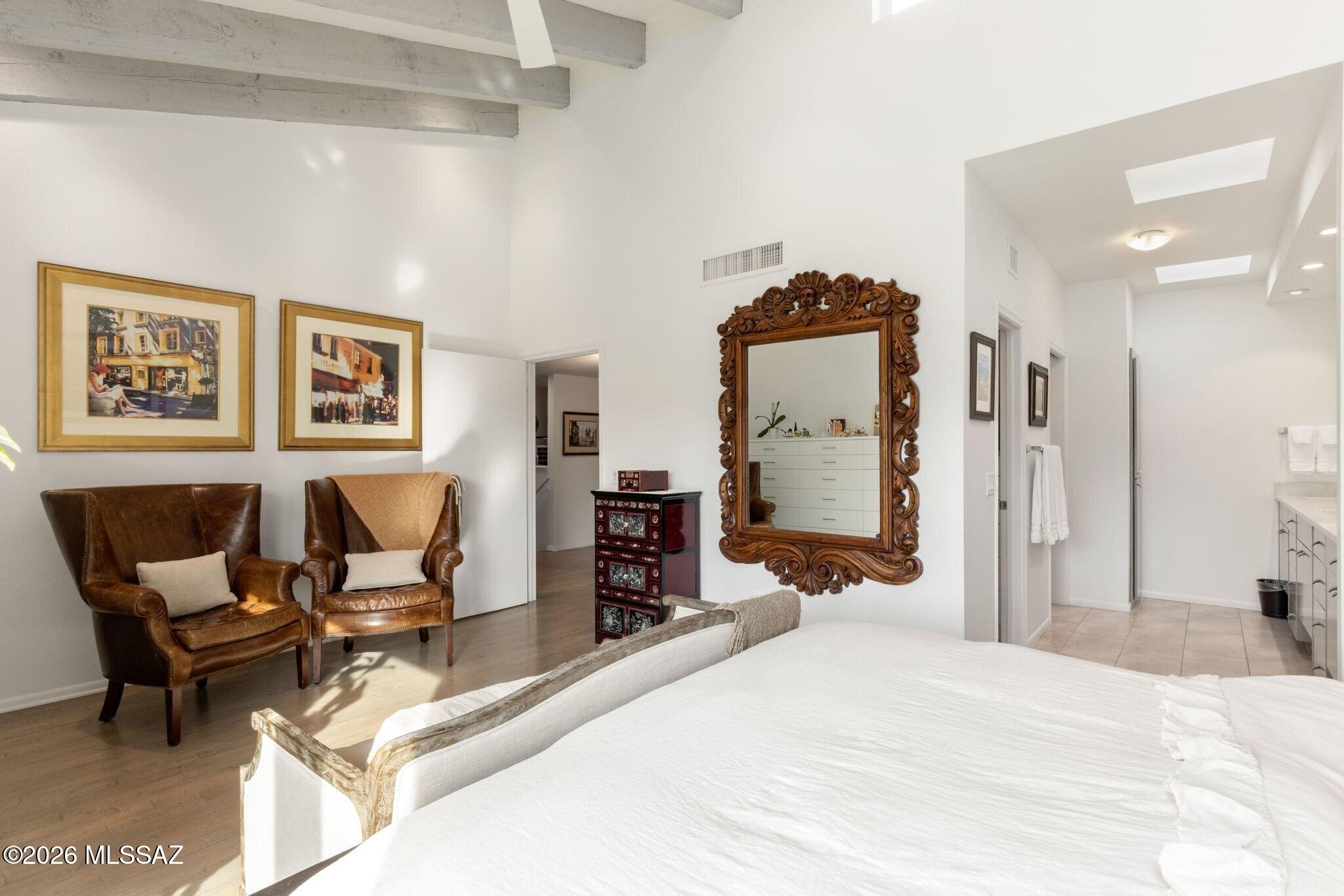 1931 E Campbell Terrace