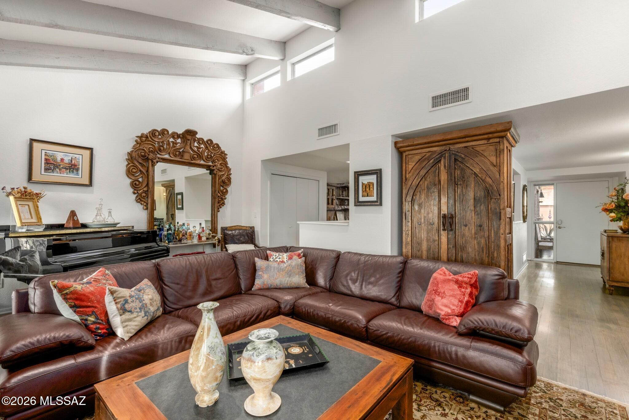 1931 E Campbell Terrace