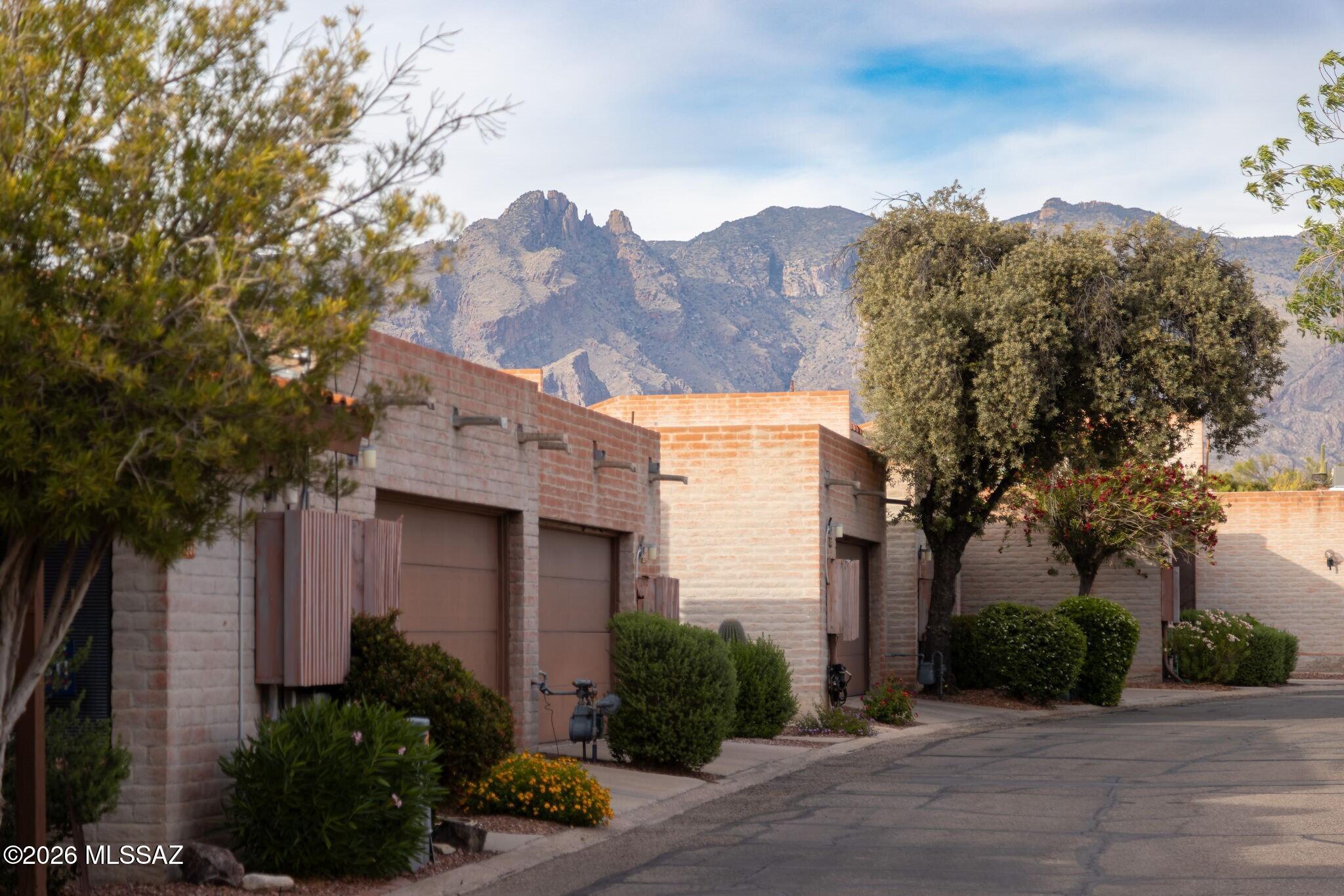 1931 E Campbell Terrace