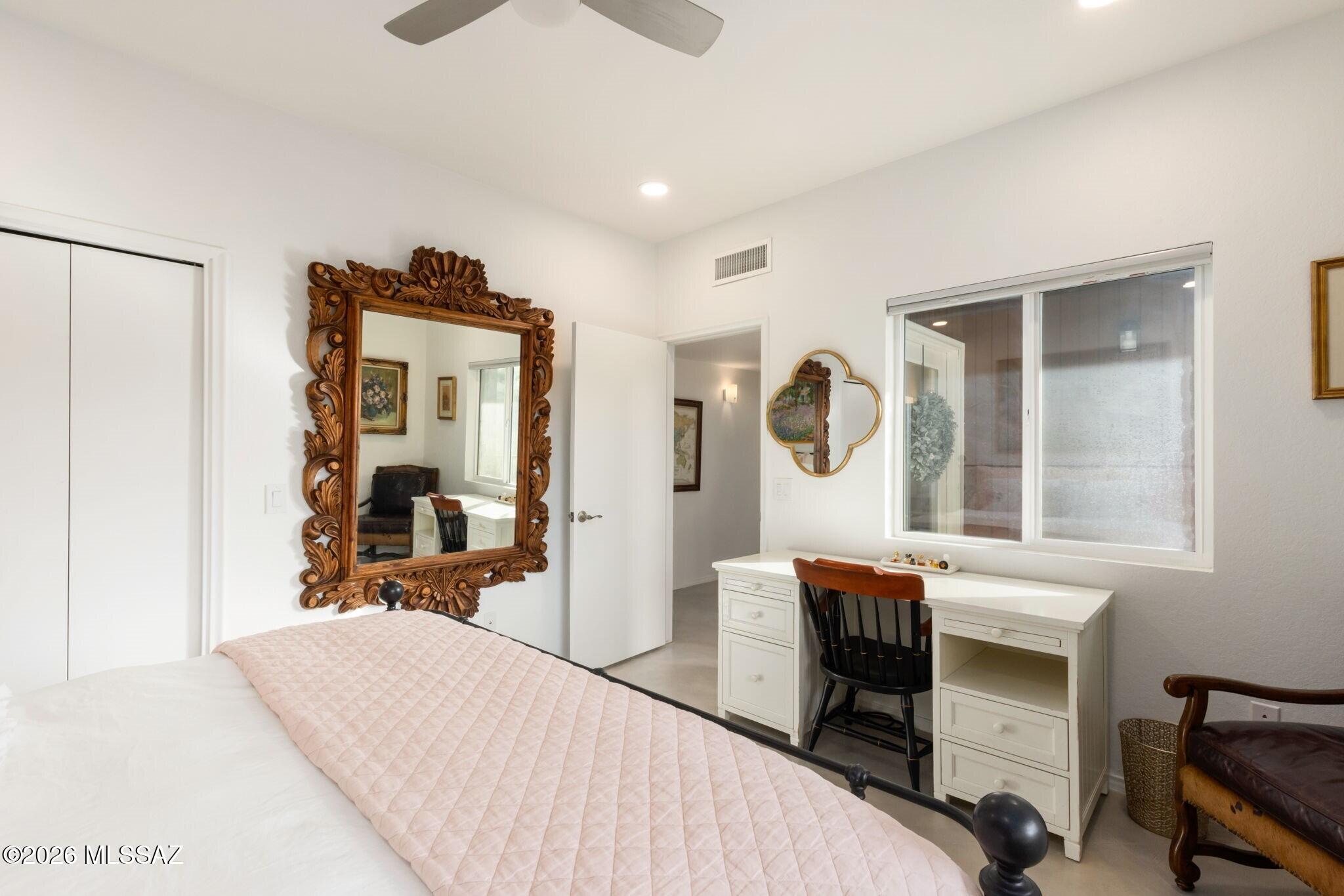 1931 E Campbell Terrace