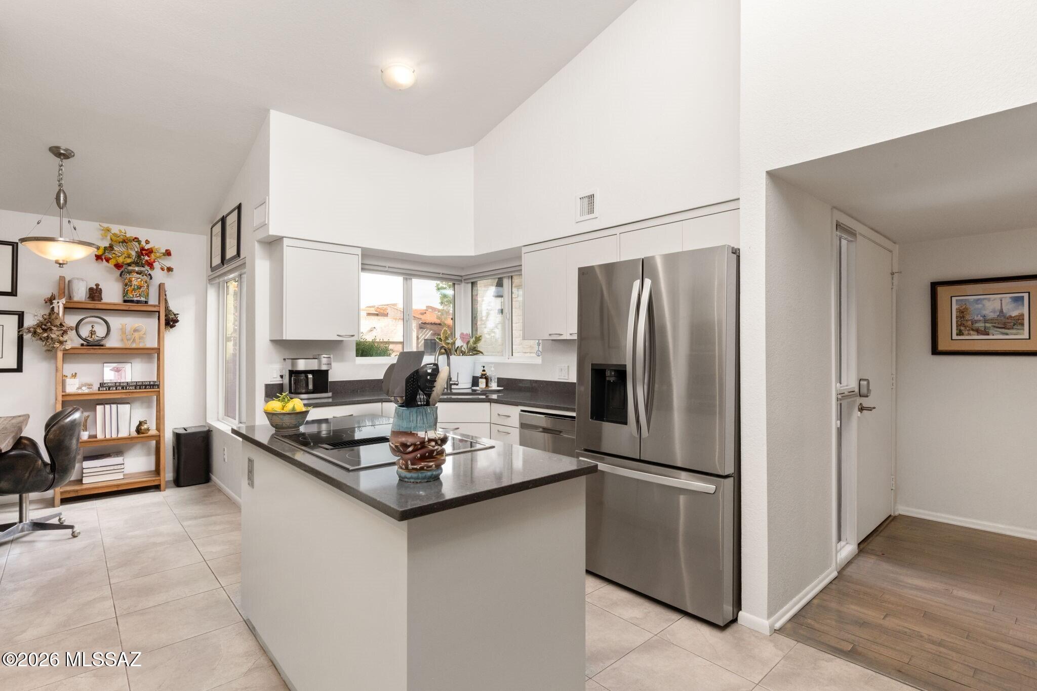 1931 E Campbell Terrace