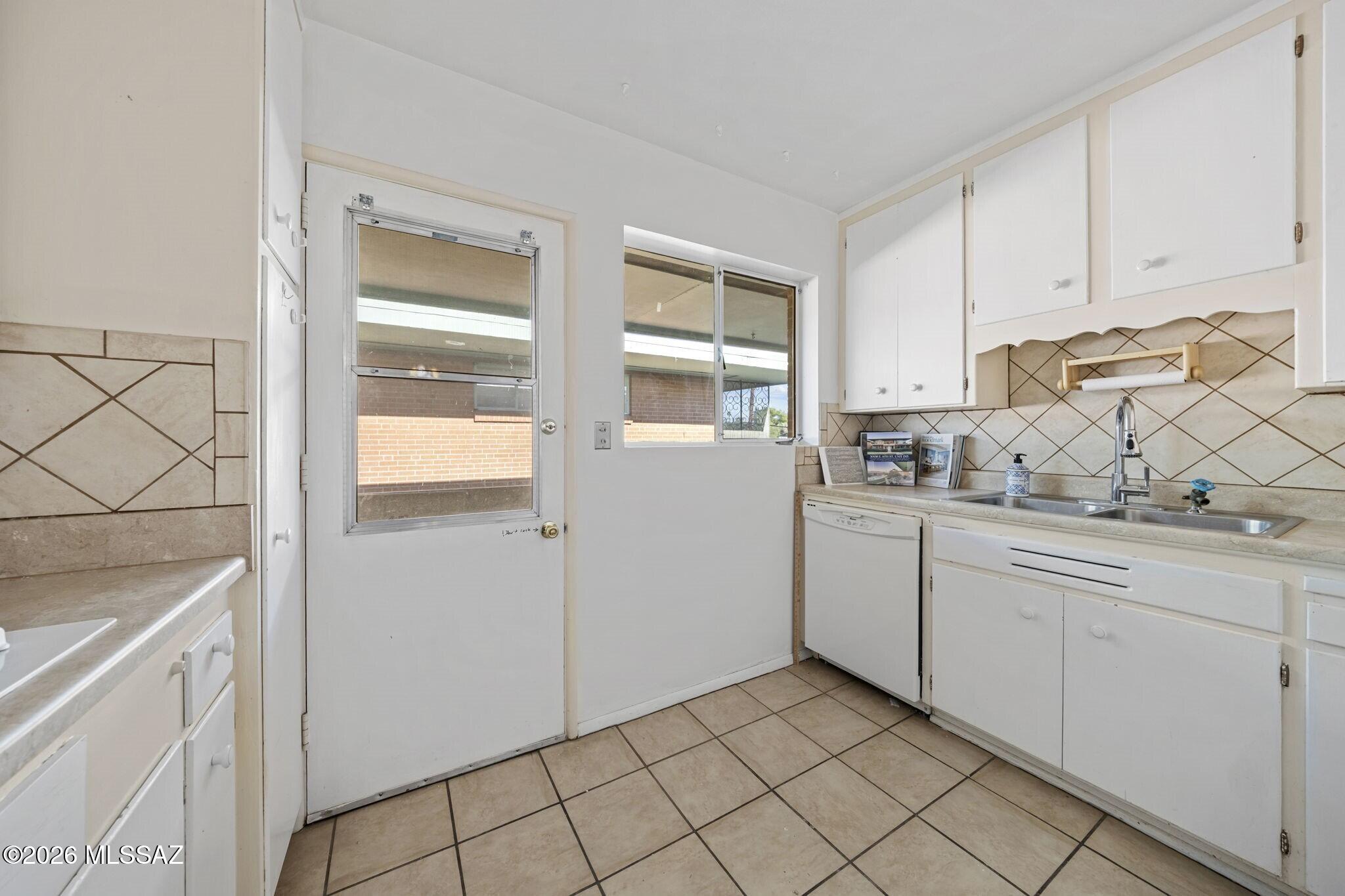 3008 E 6th Street D15