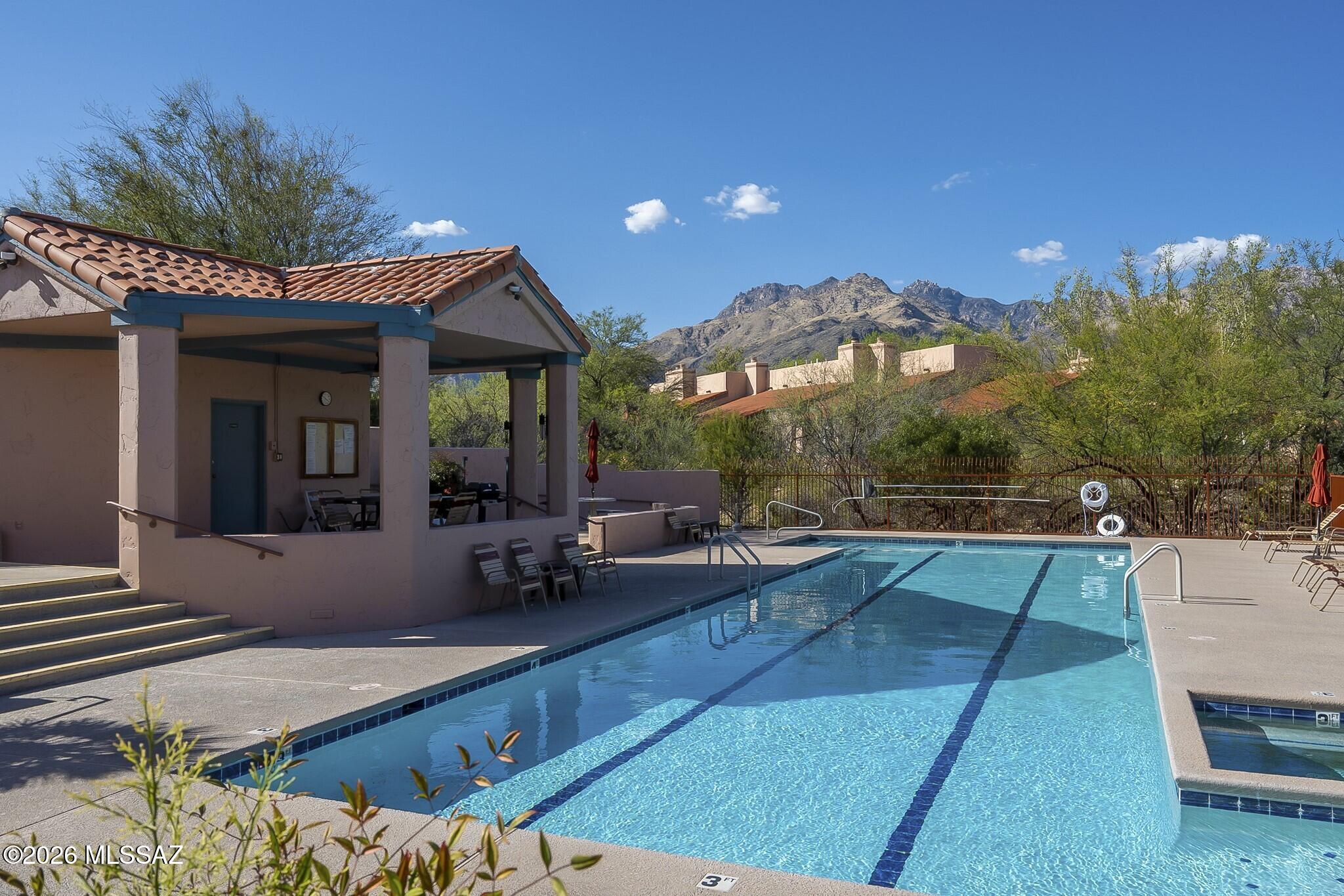 5310 N Paseo De La Terraza