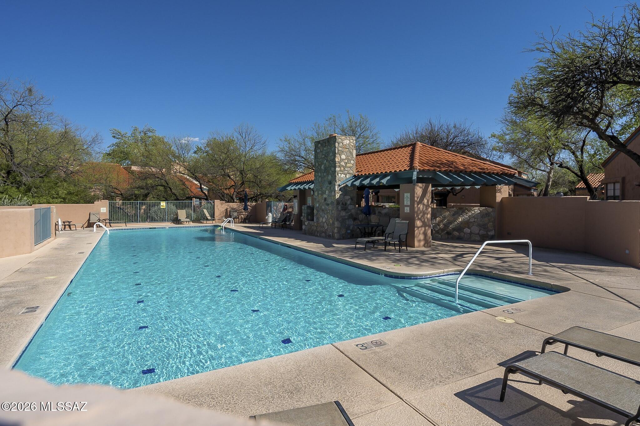 5310 N Paseo De La Terraza