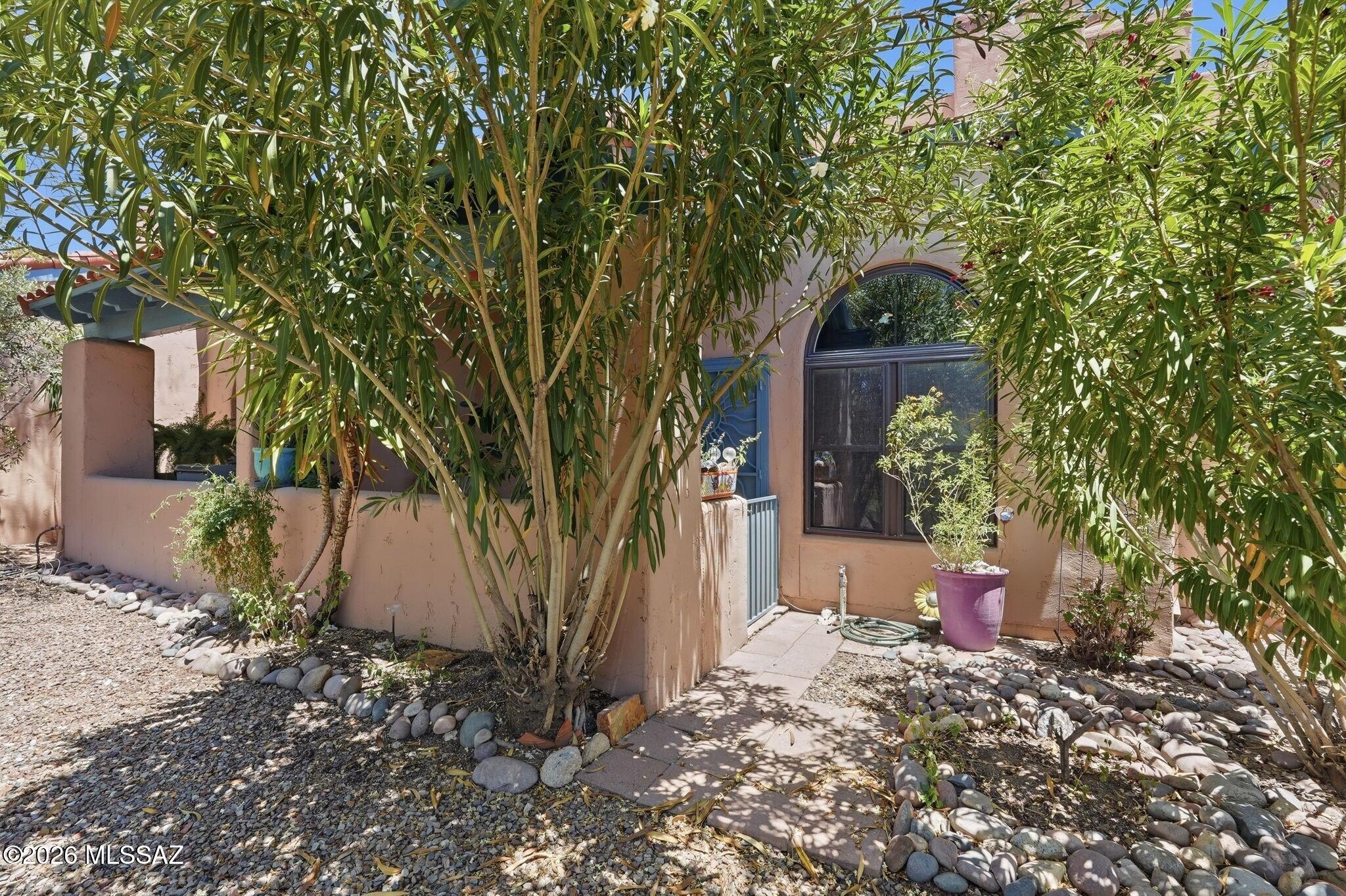 5310 N Paseo De La Terraza