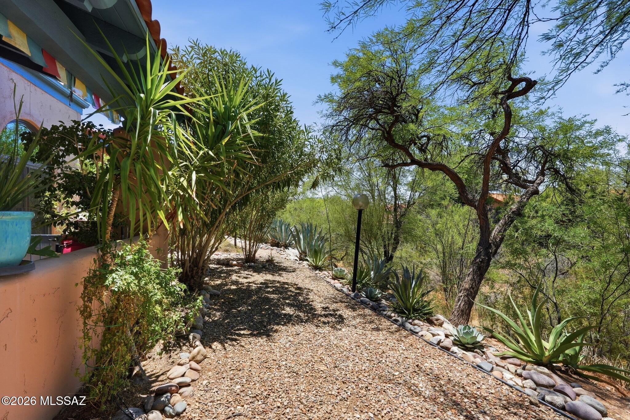 5310 N Paseo De La Terraza