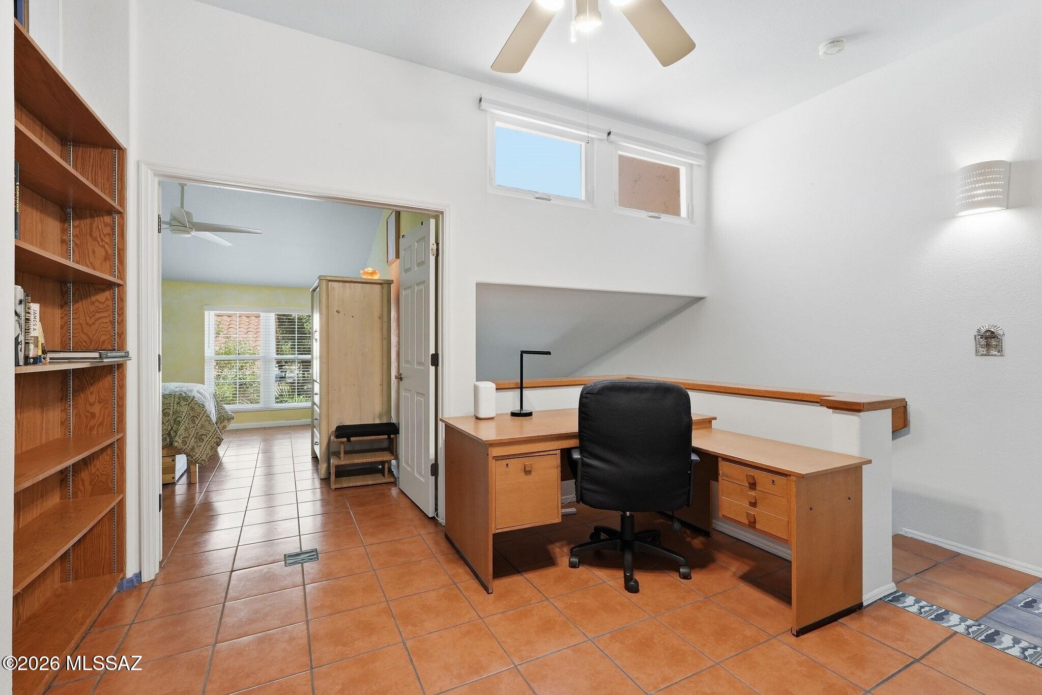 5310 N Paseo De La Terraza