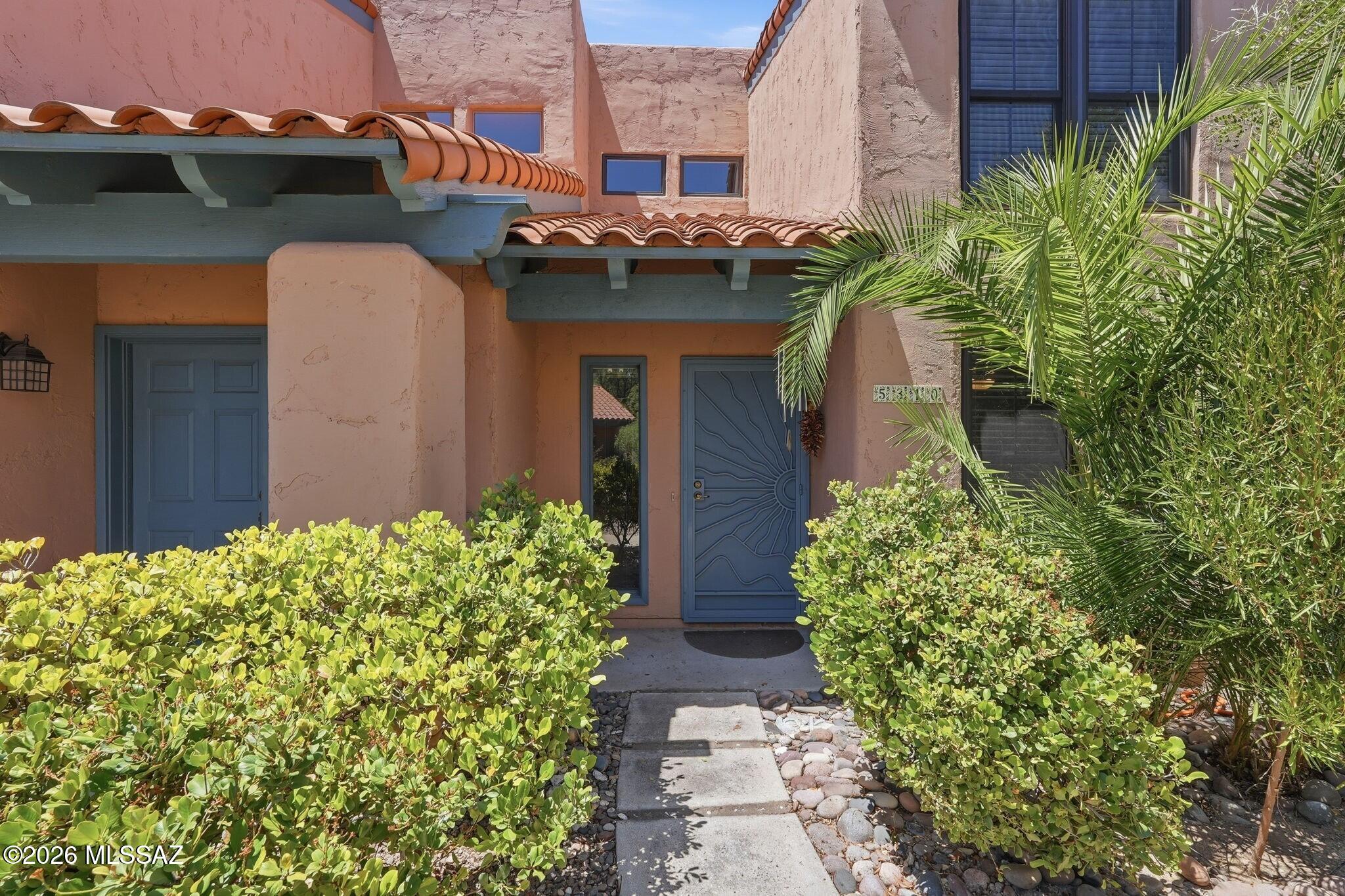 5310 N Paseo De La Terraza