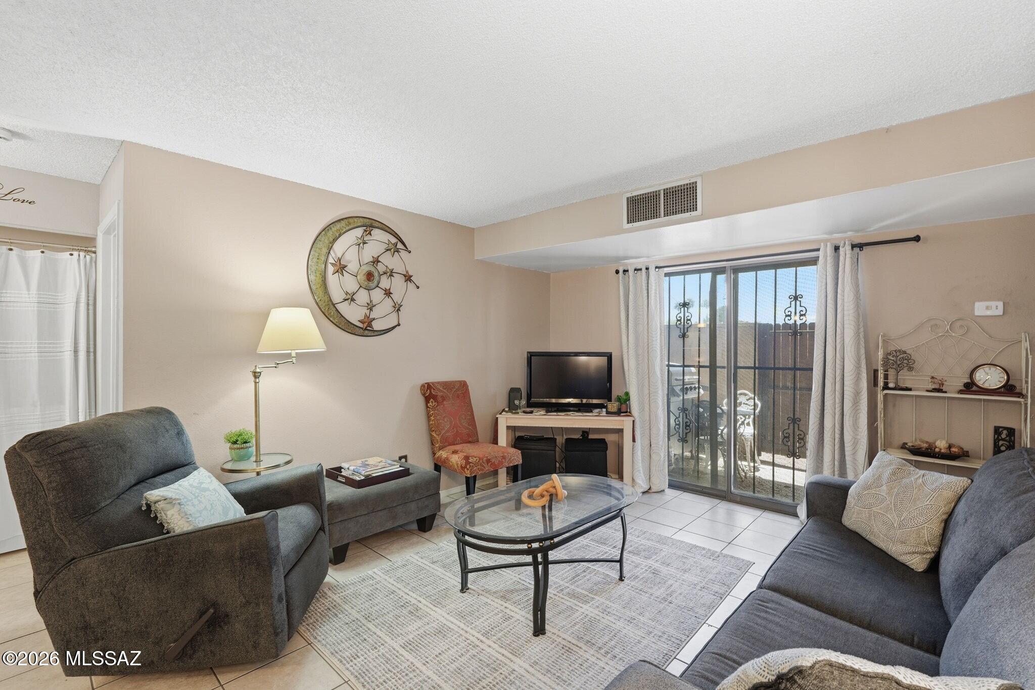 6615 E Golf Links Road Apt 1