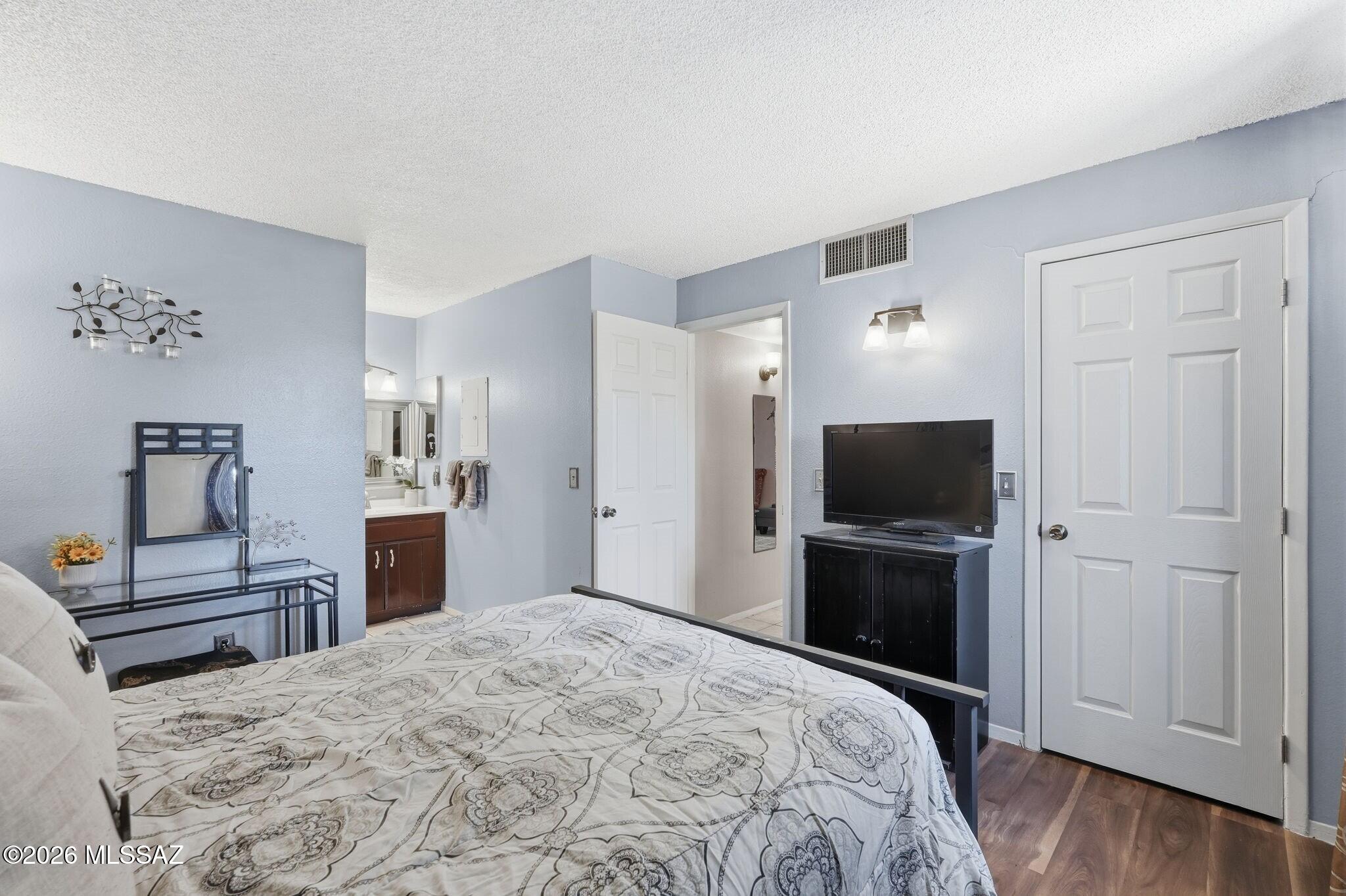 6615 E Golf Links Road Apt 1