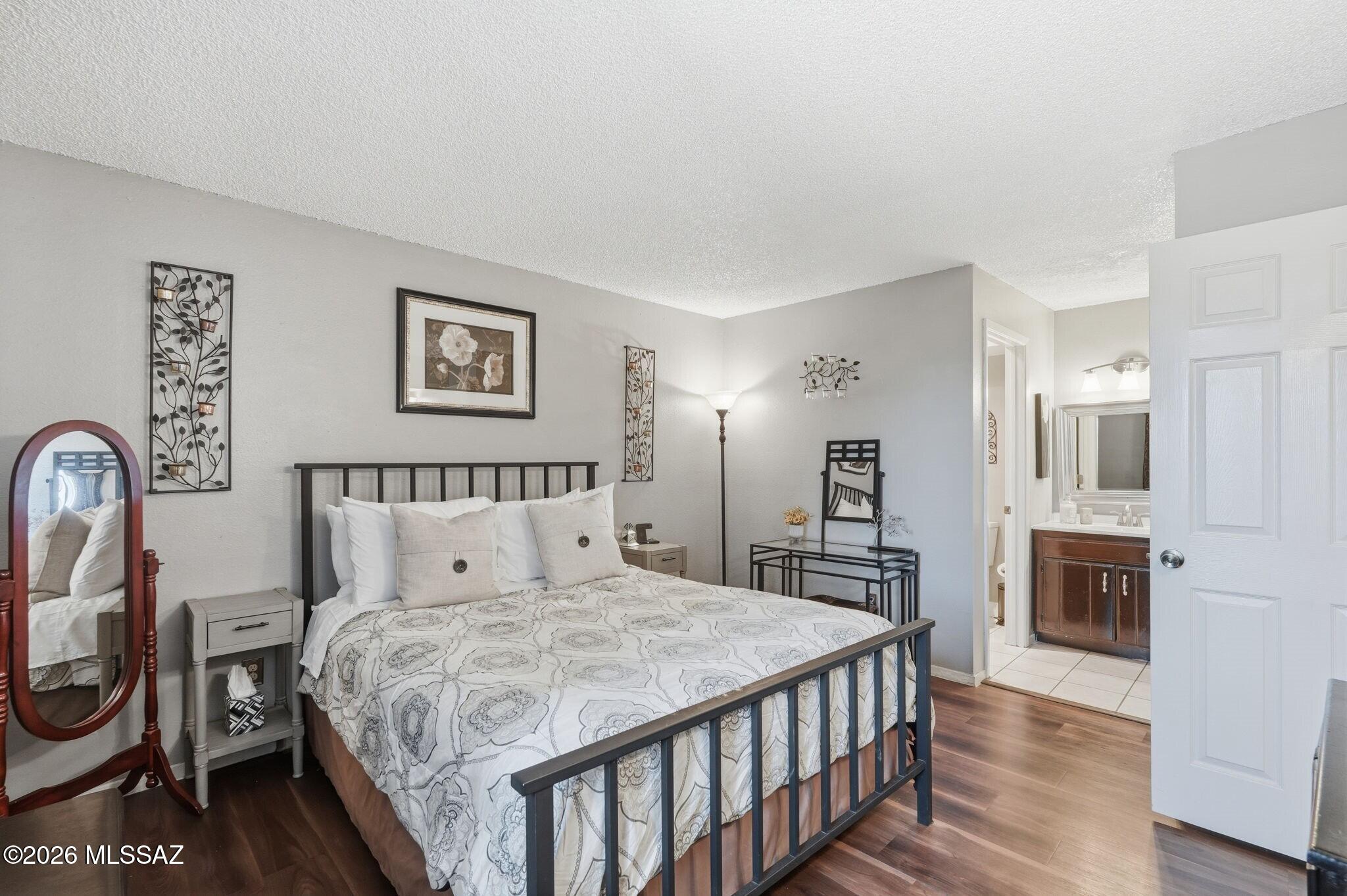 6615 E Golf Links Road Apt 1