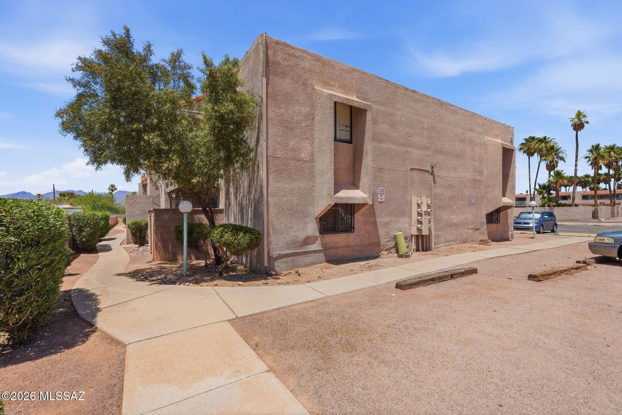 6615 E Golf Links Road Apt 1