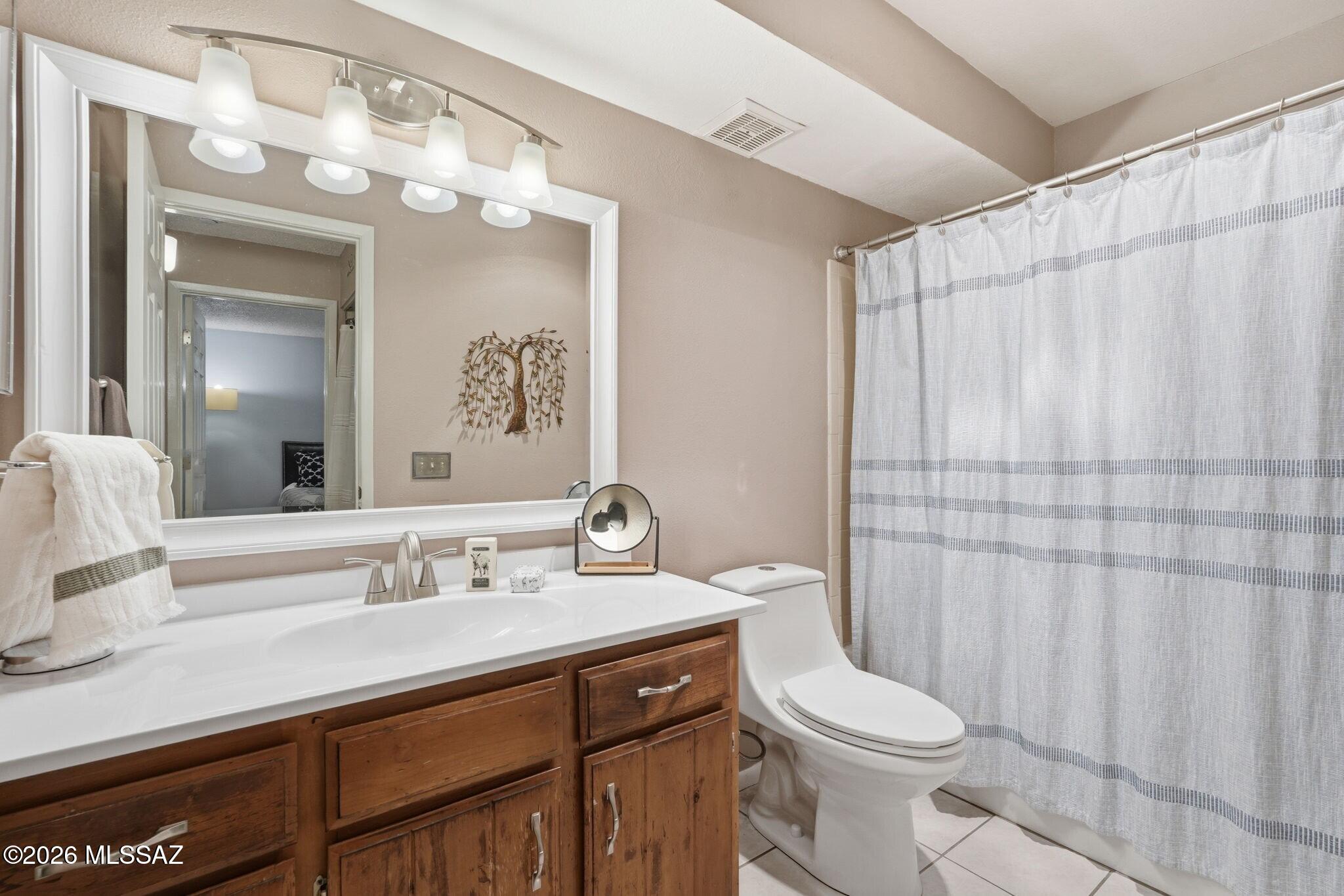 6615 E Golf Links Road Apt 1