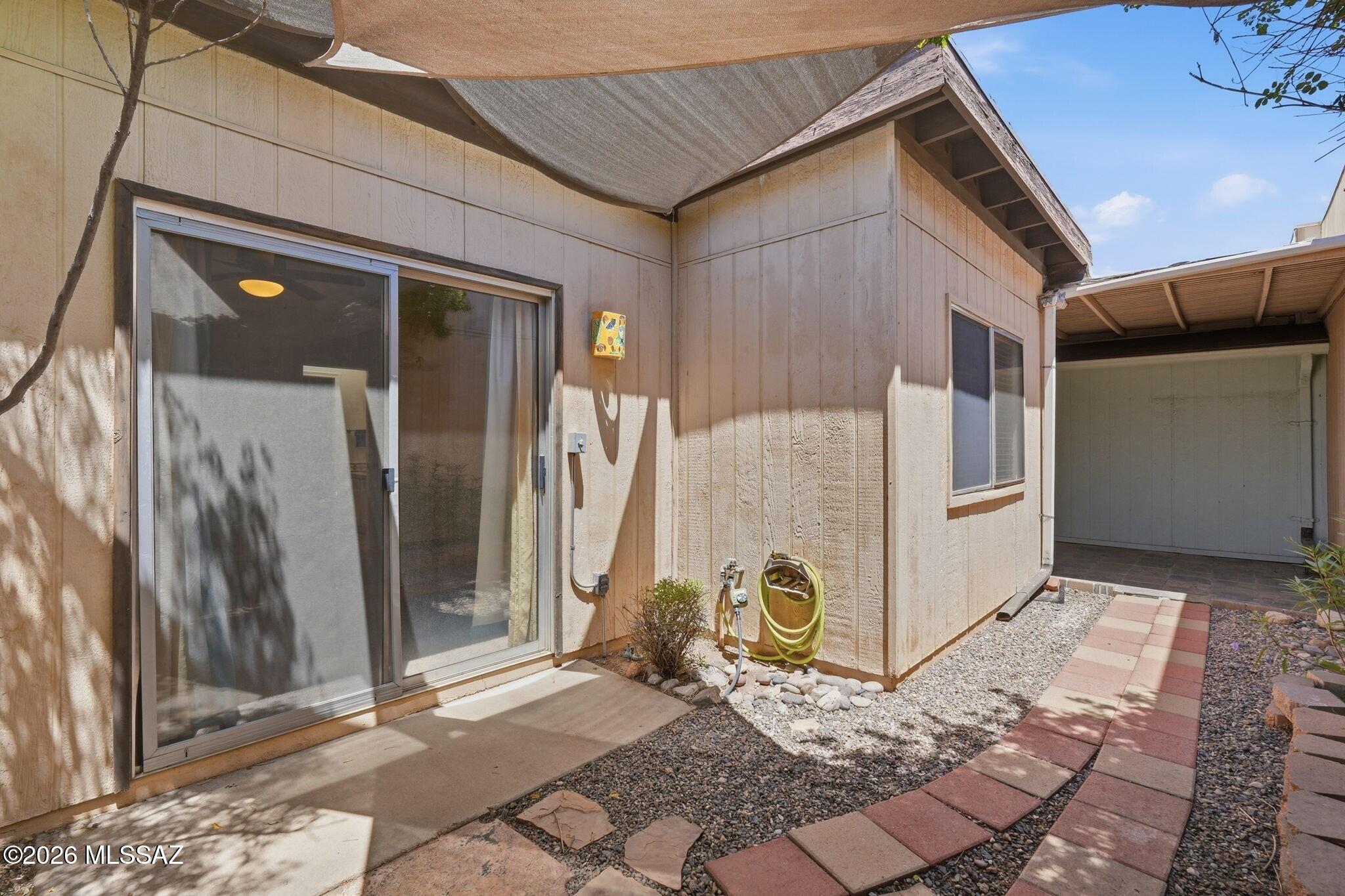 967 W Lyman Lane