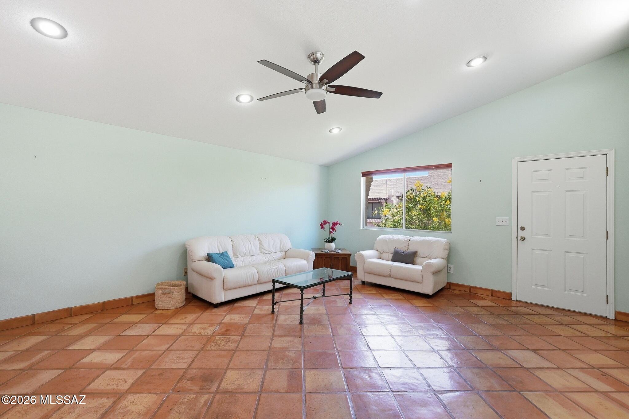 967 W Lyman Lane