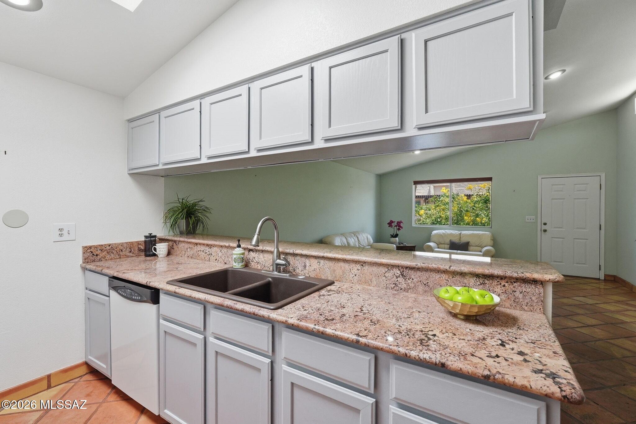 967 W Lyman Lane