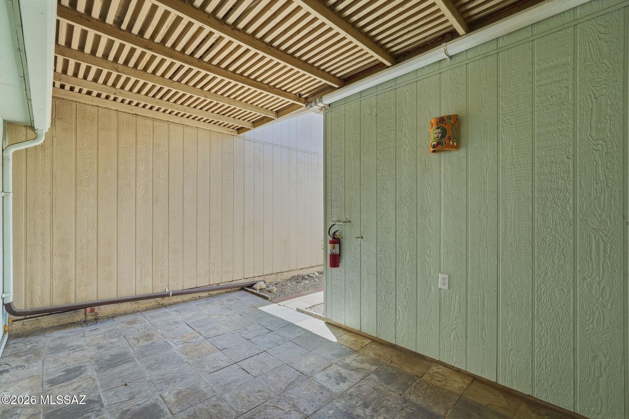 967 W Lyman Lane