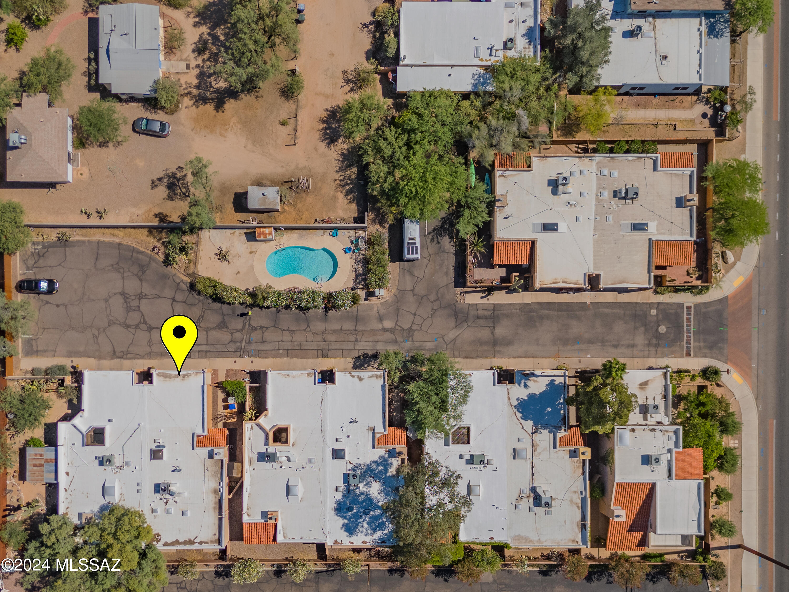 1341 E Ellis Drive