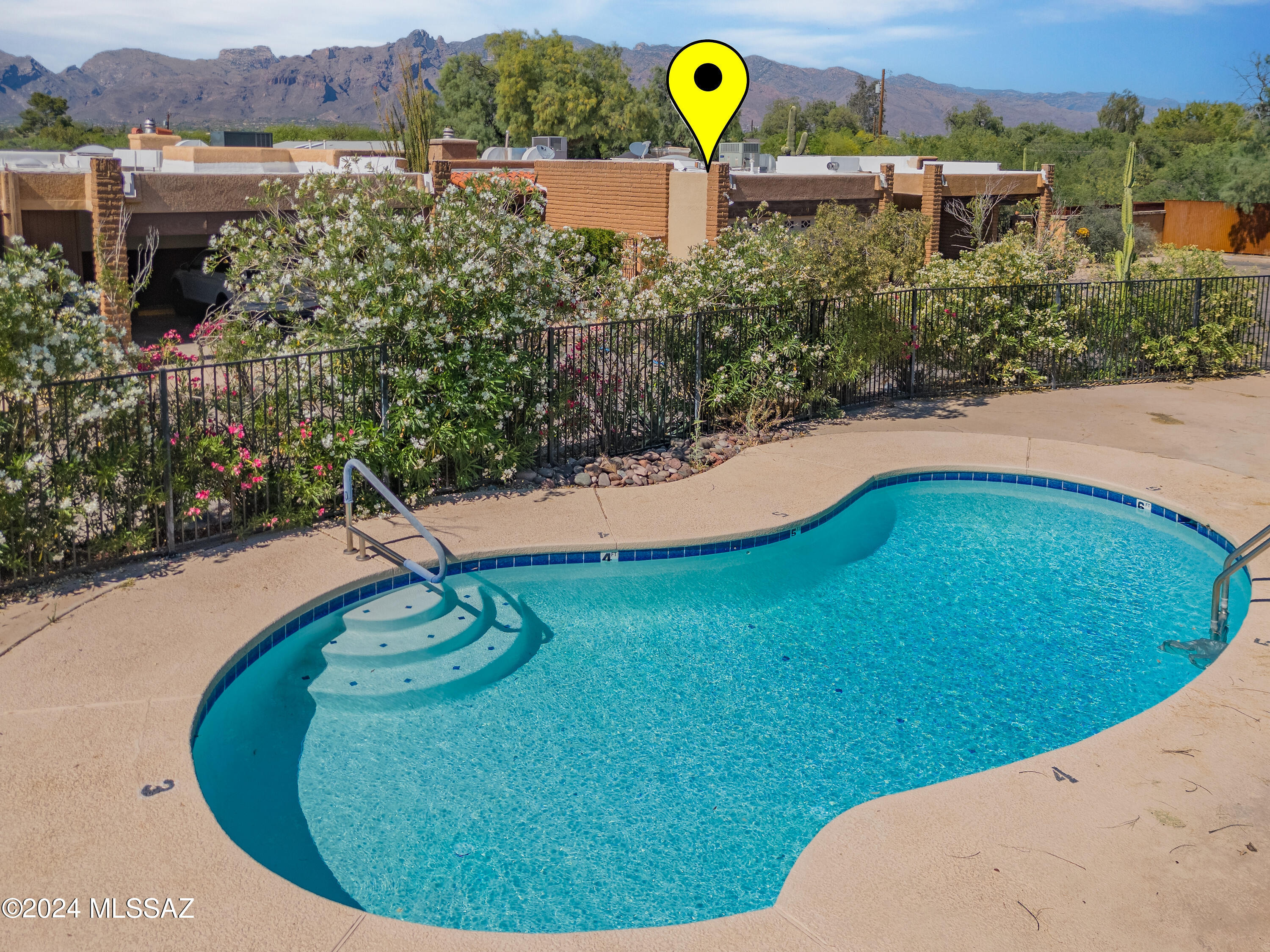 1341 E Ellis Drive