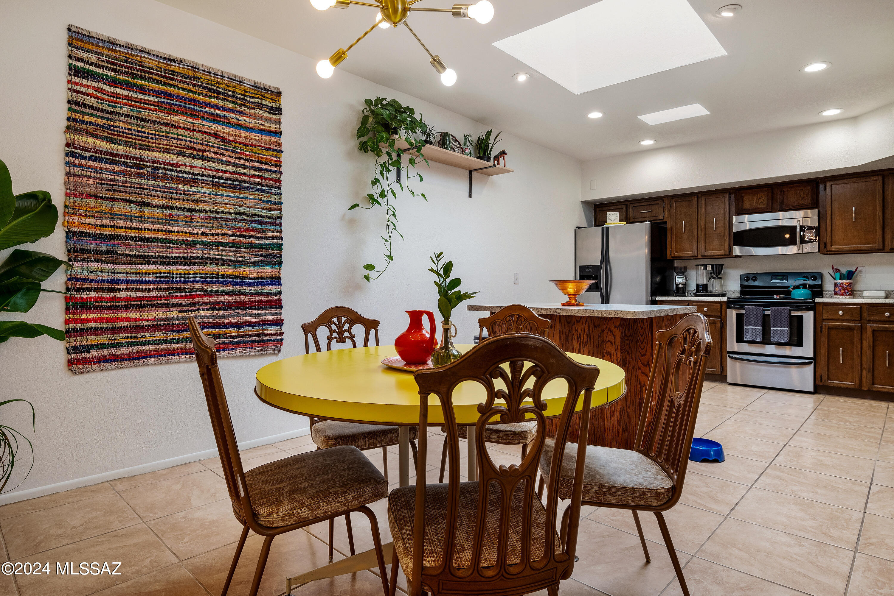 1341 E Ellis Drive