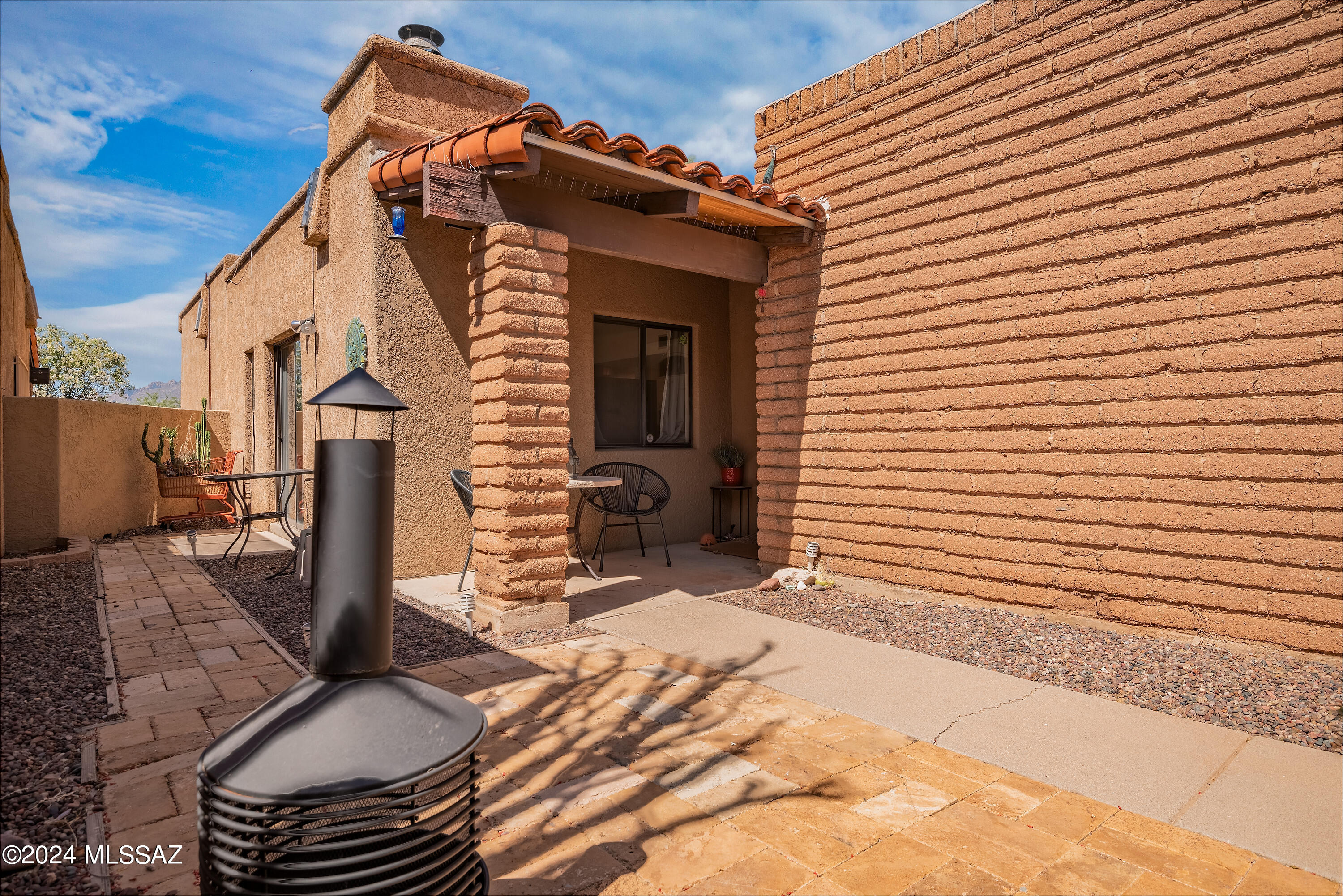 1341 E Ellis Drive