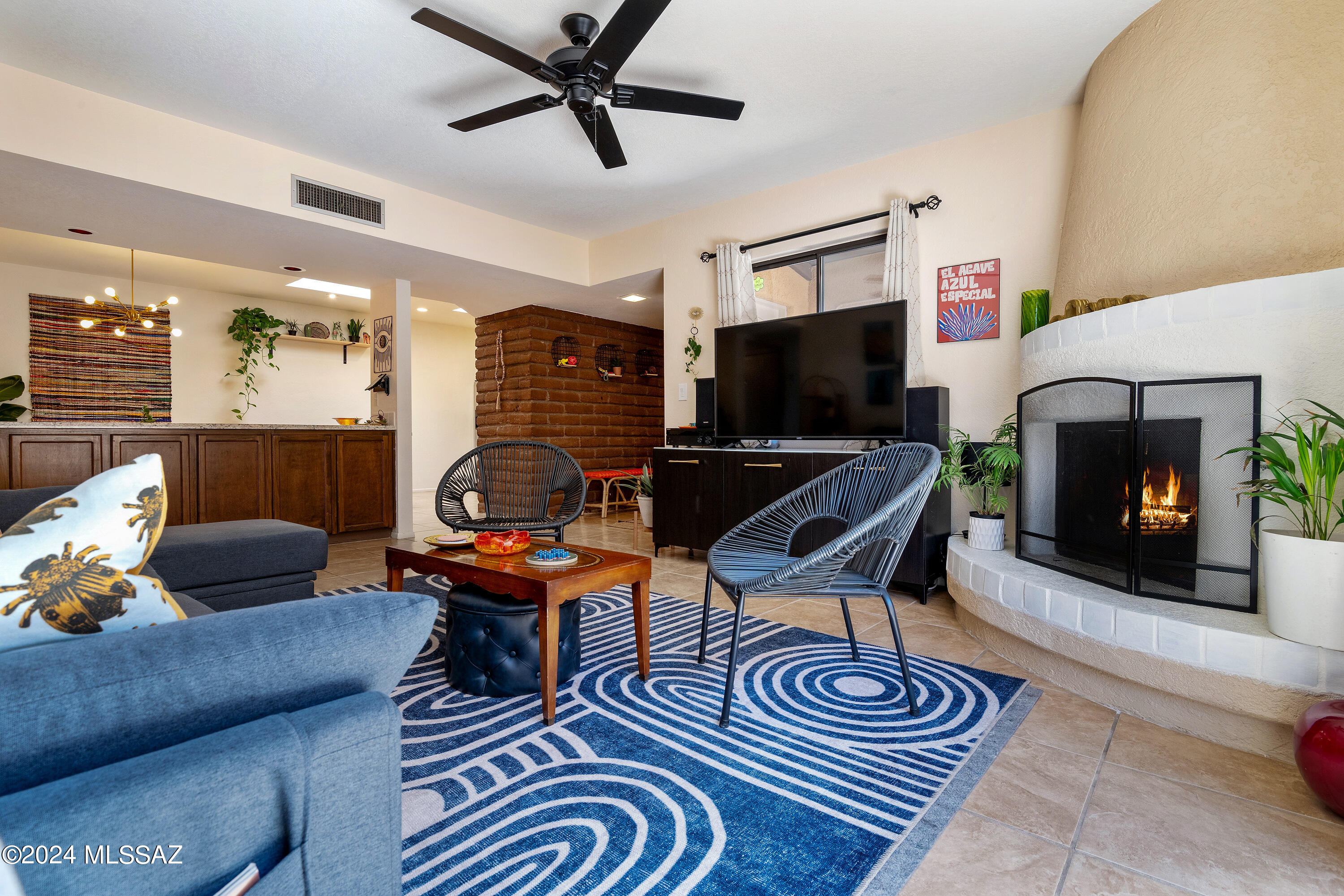 1341 E Ellis Drive