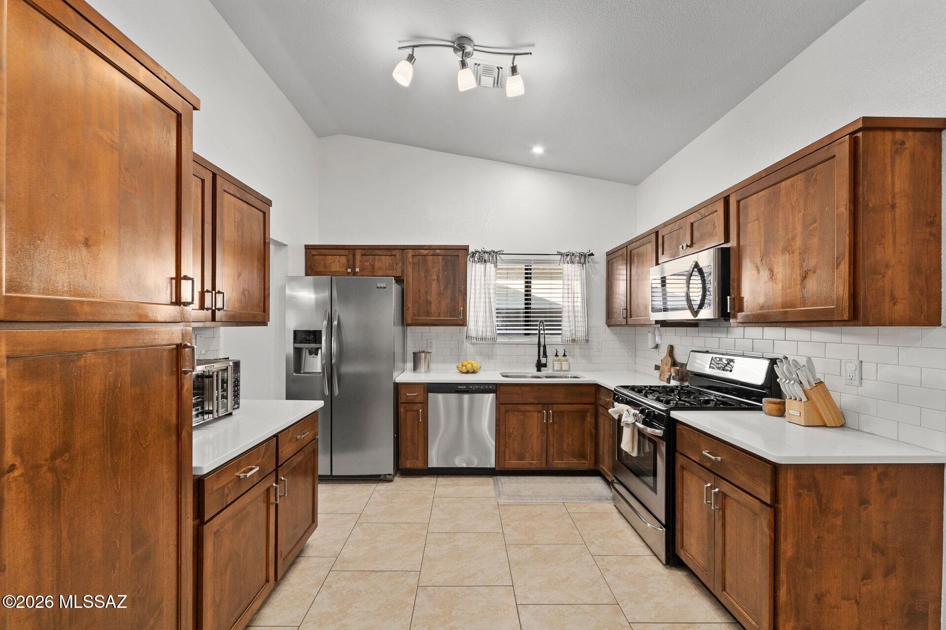 10209 E Foxmoor Drive