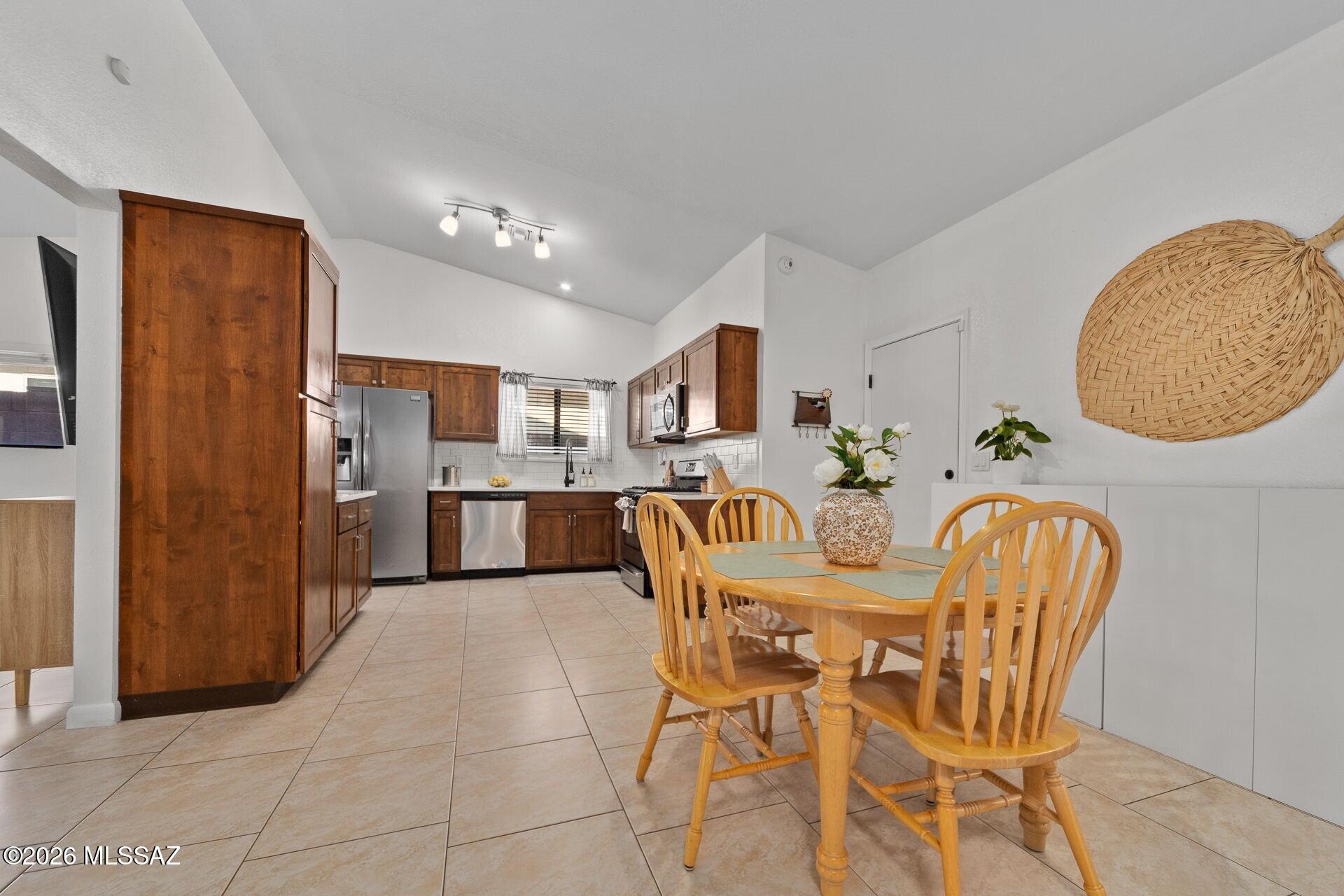 10209 E Foxmoor Drive