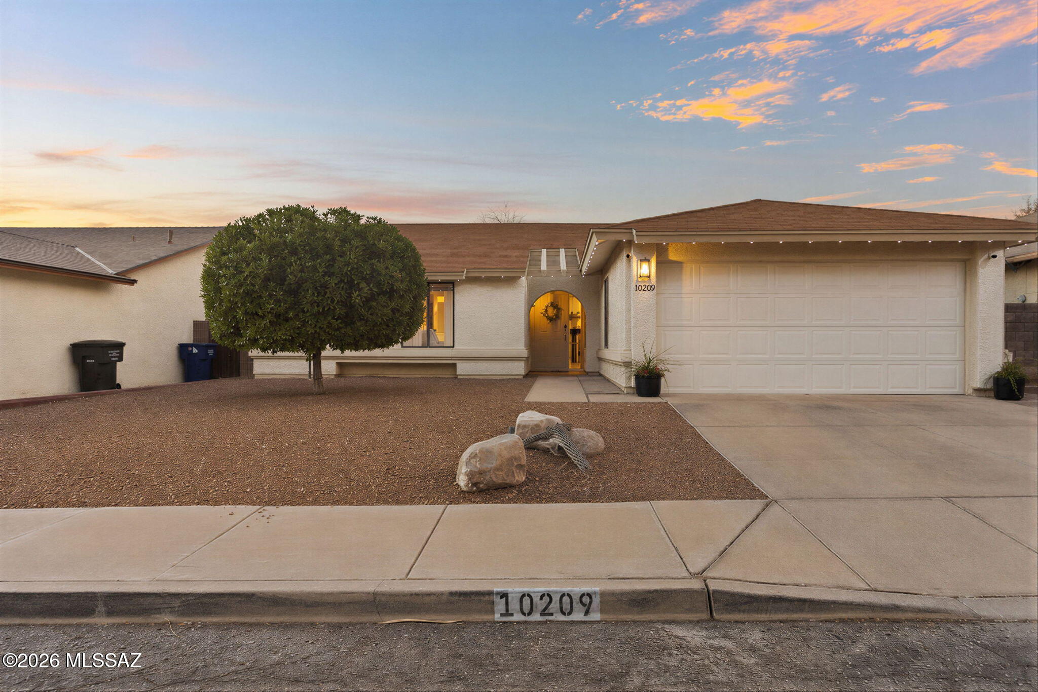 10209 E Foxmoor Drive