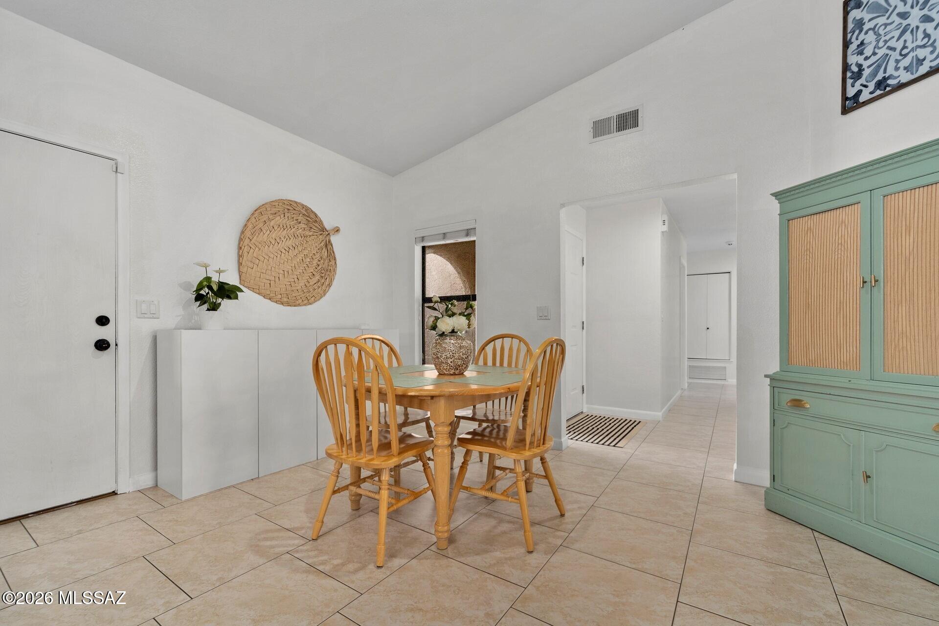 10209 E Foxmoor Drive