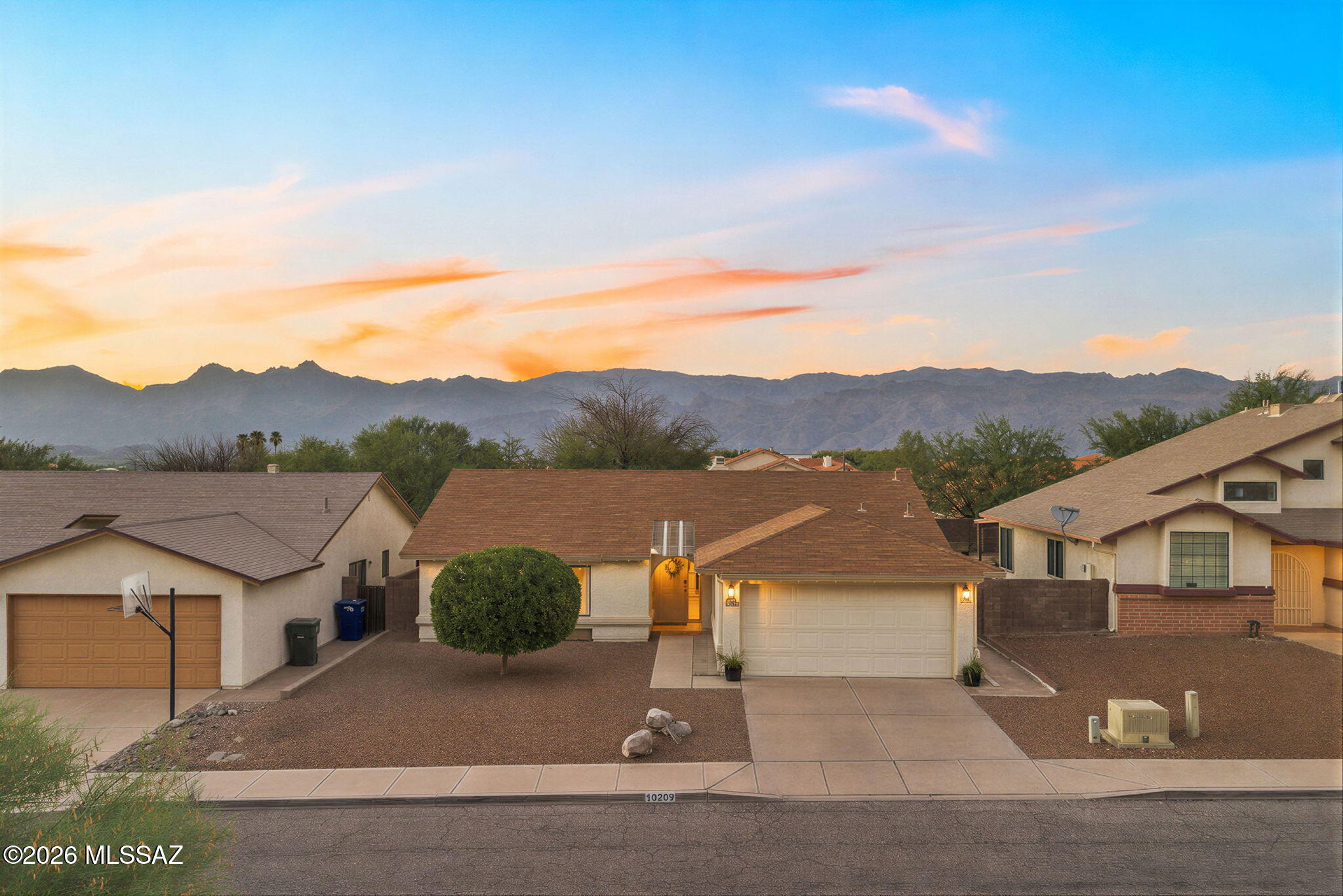 10209 E Foxmoor Drive