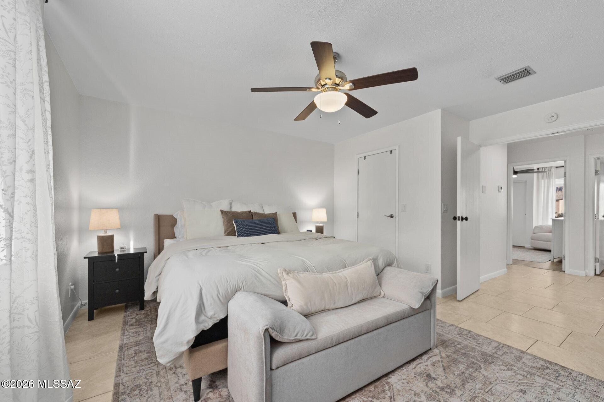10209 E Foxmoor Drive