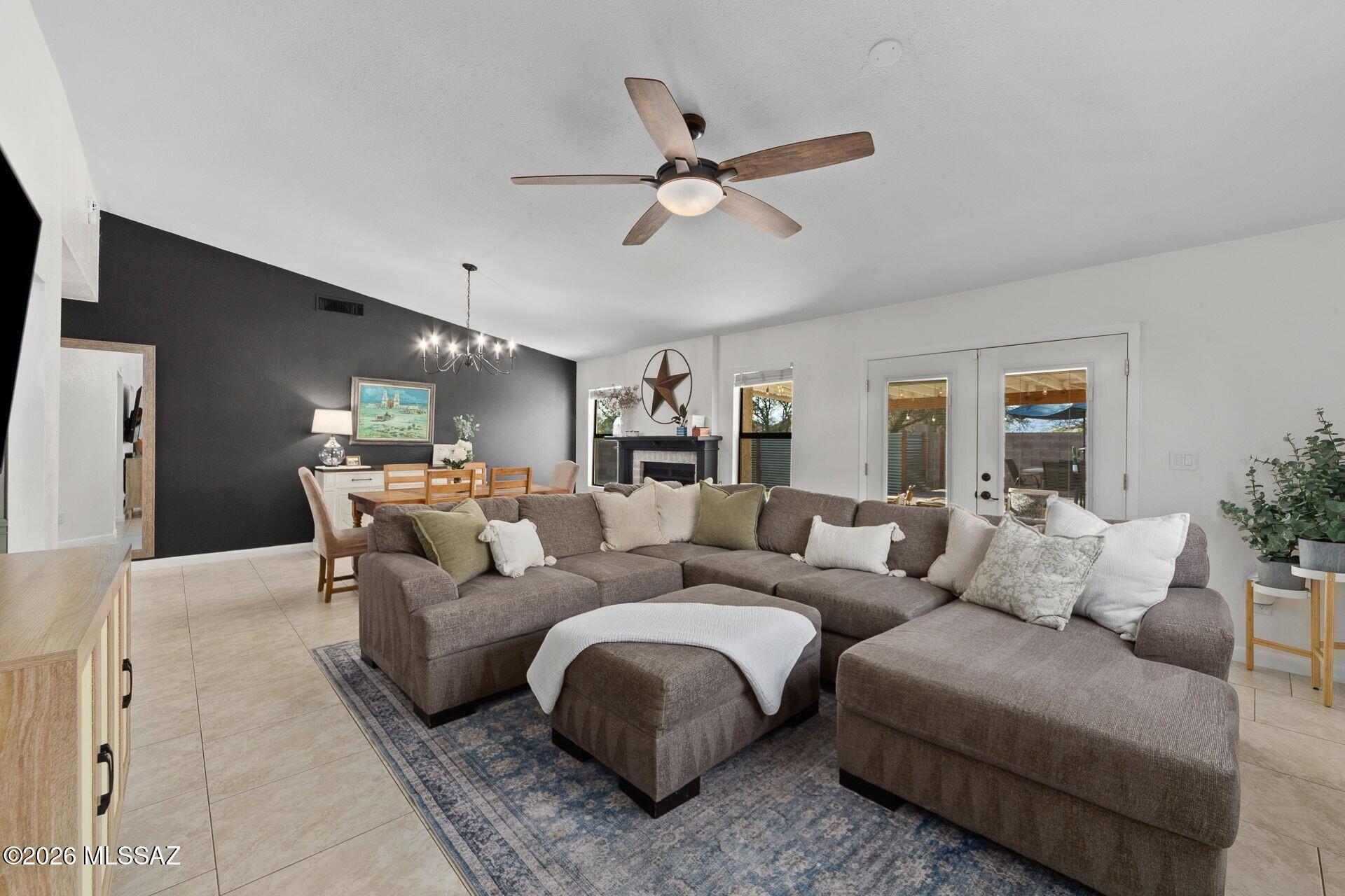 10209 E Foxmoor Drive