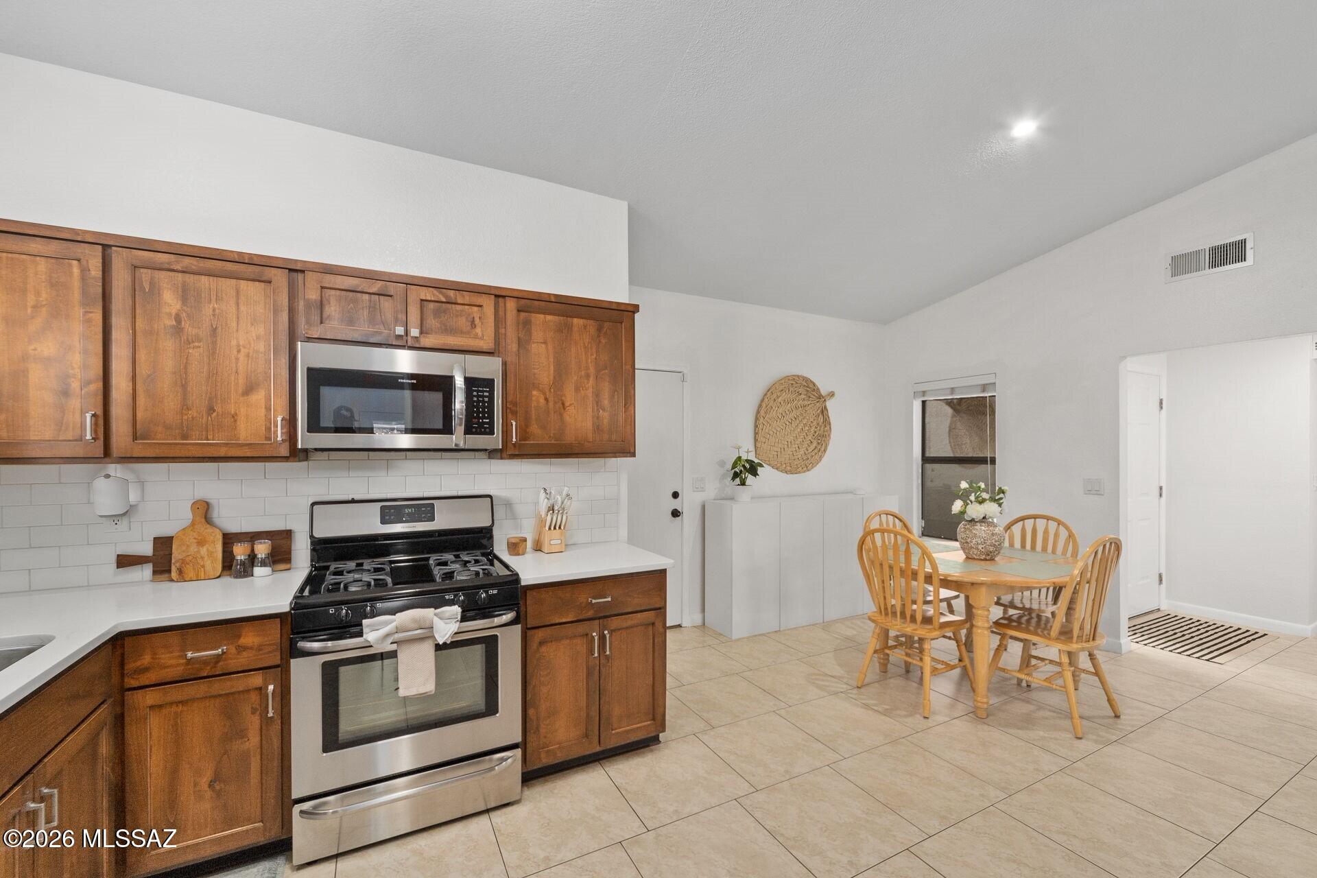 10209 E Foxmoor Drive