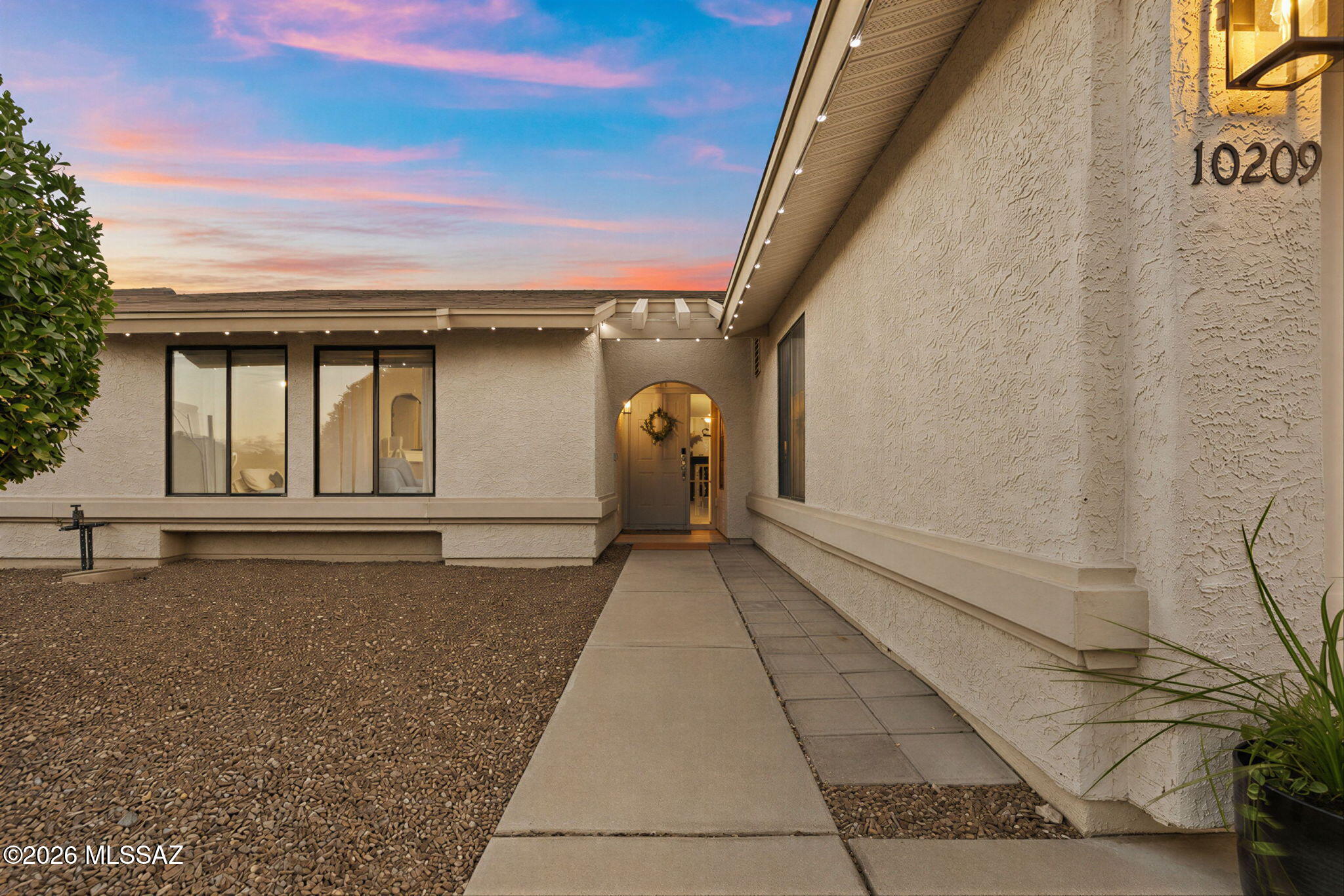 10209 E Foxmoor Drive