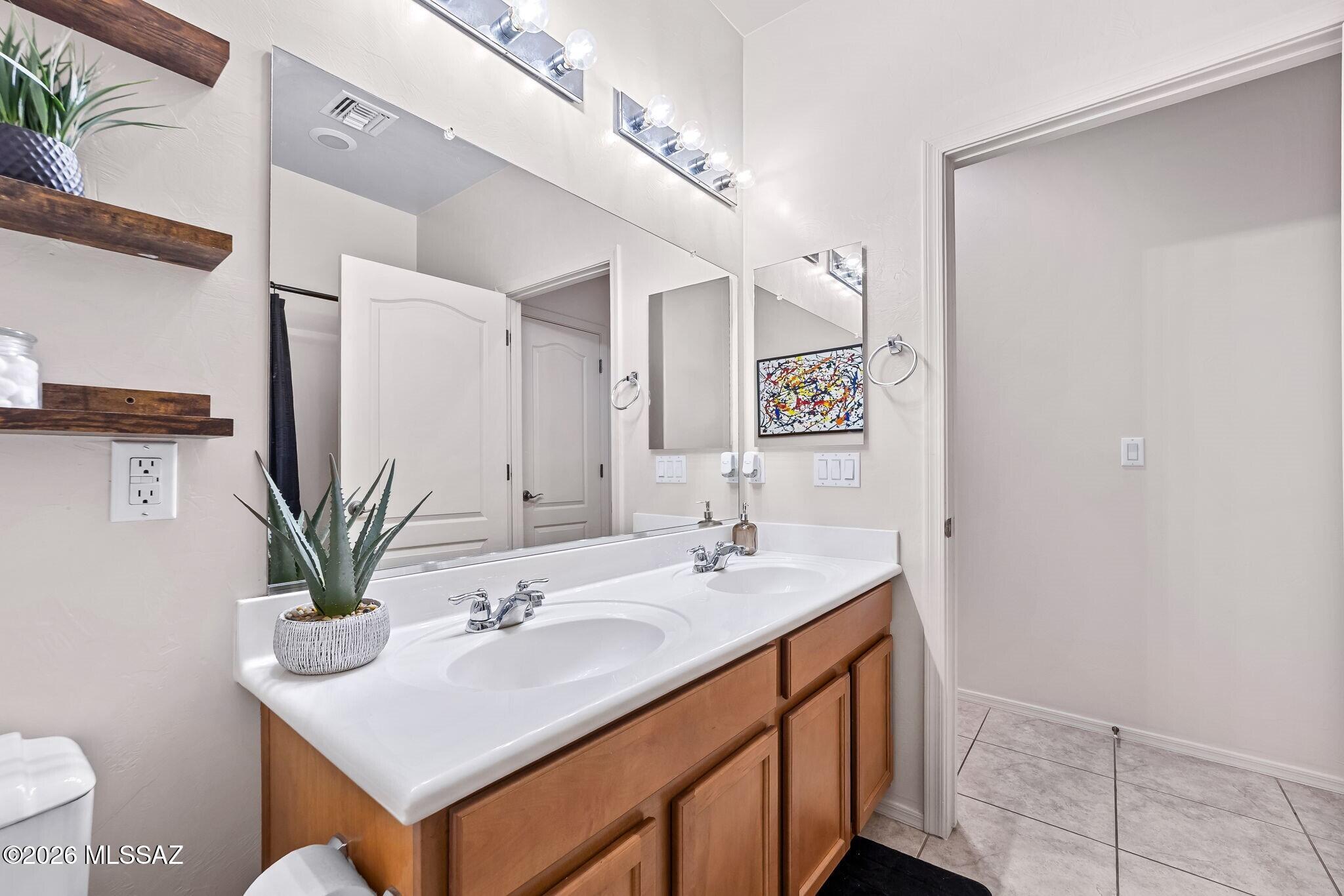 4292 W Thunder Ranch Place