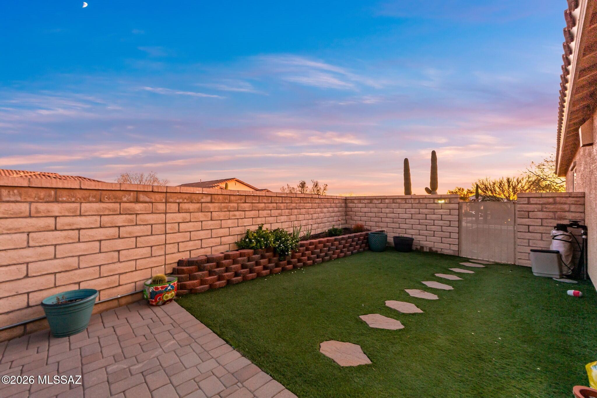 4292 W Thunder Ranch Place