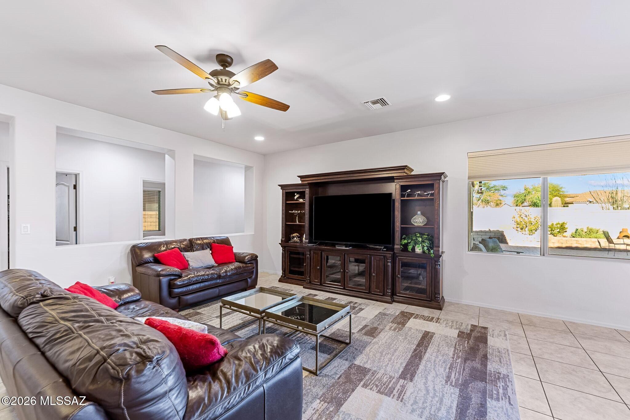 4292 W Thunder Ranch Place