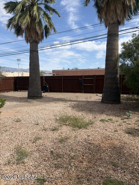 2231 N Swan Road