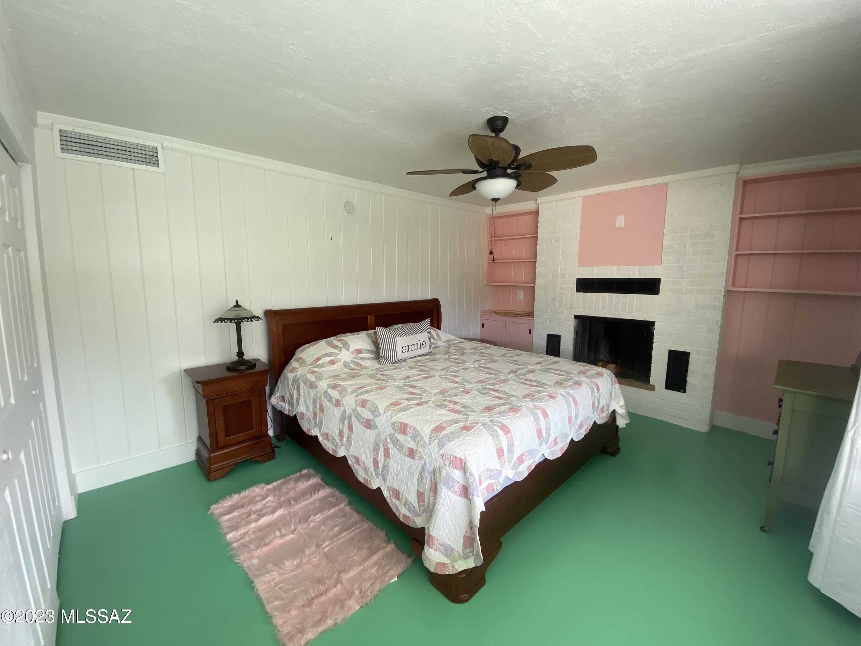 2231 N Swan Road