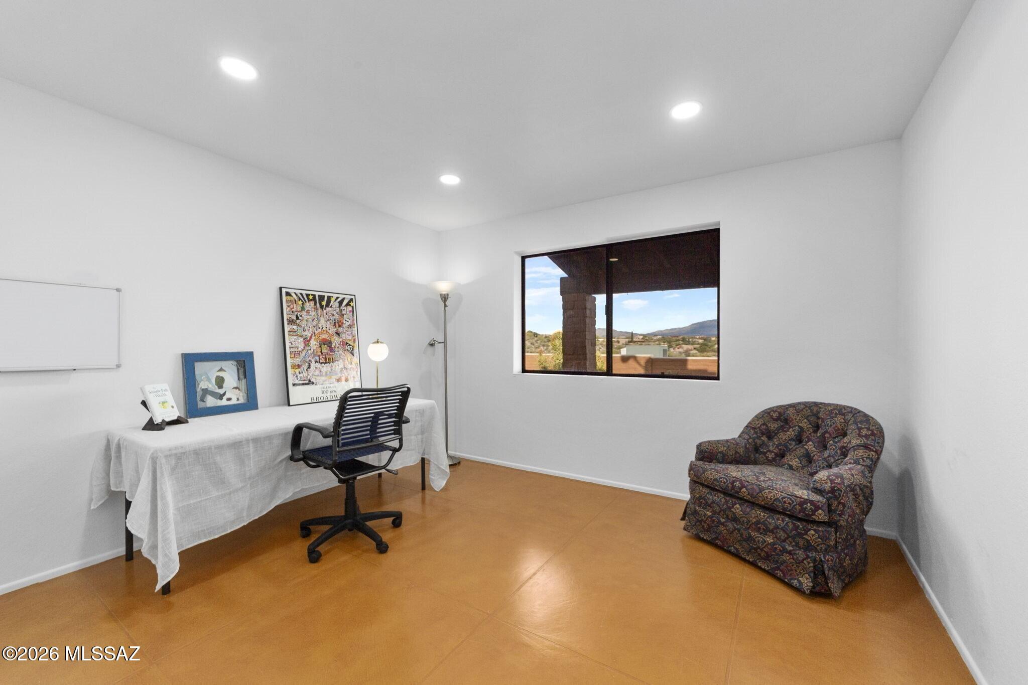5102 N Camino De La Cumbre