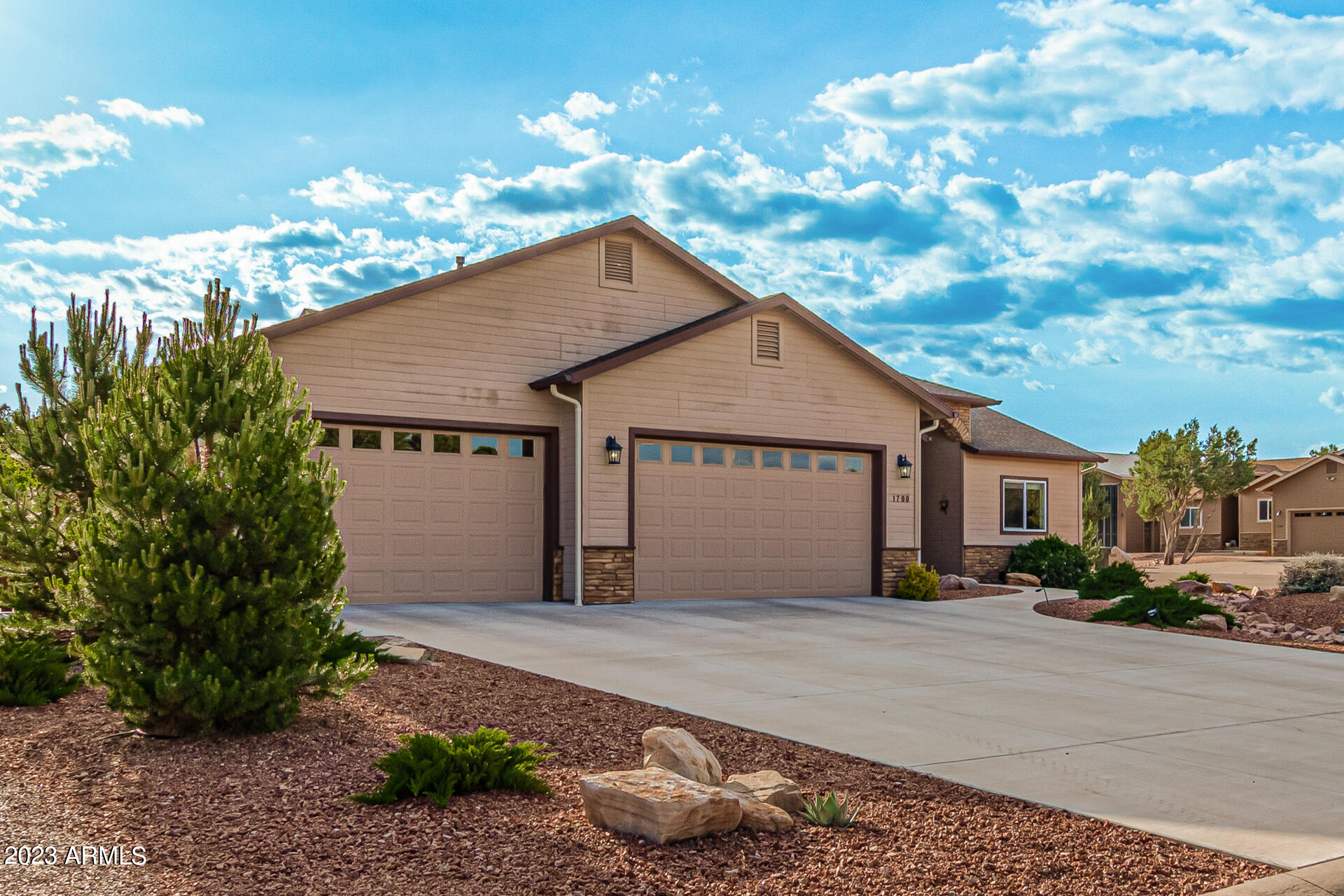 1700 W DAVIDSON Circle