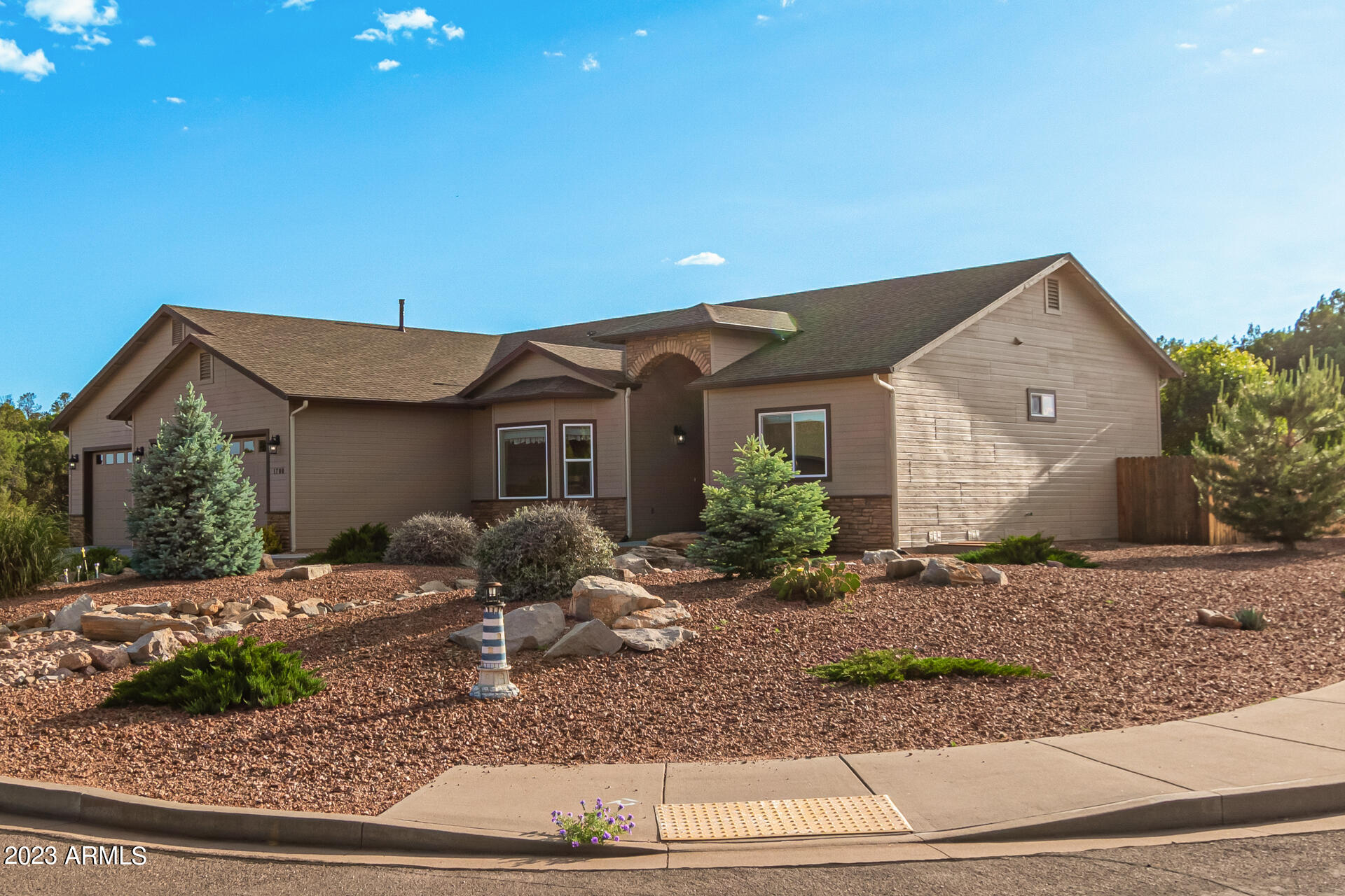 1700 W DAVIDSON Circle